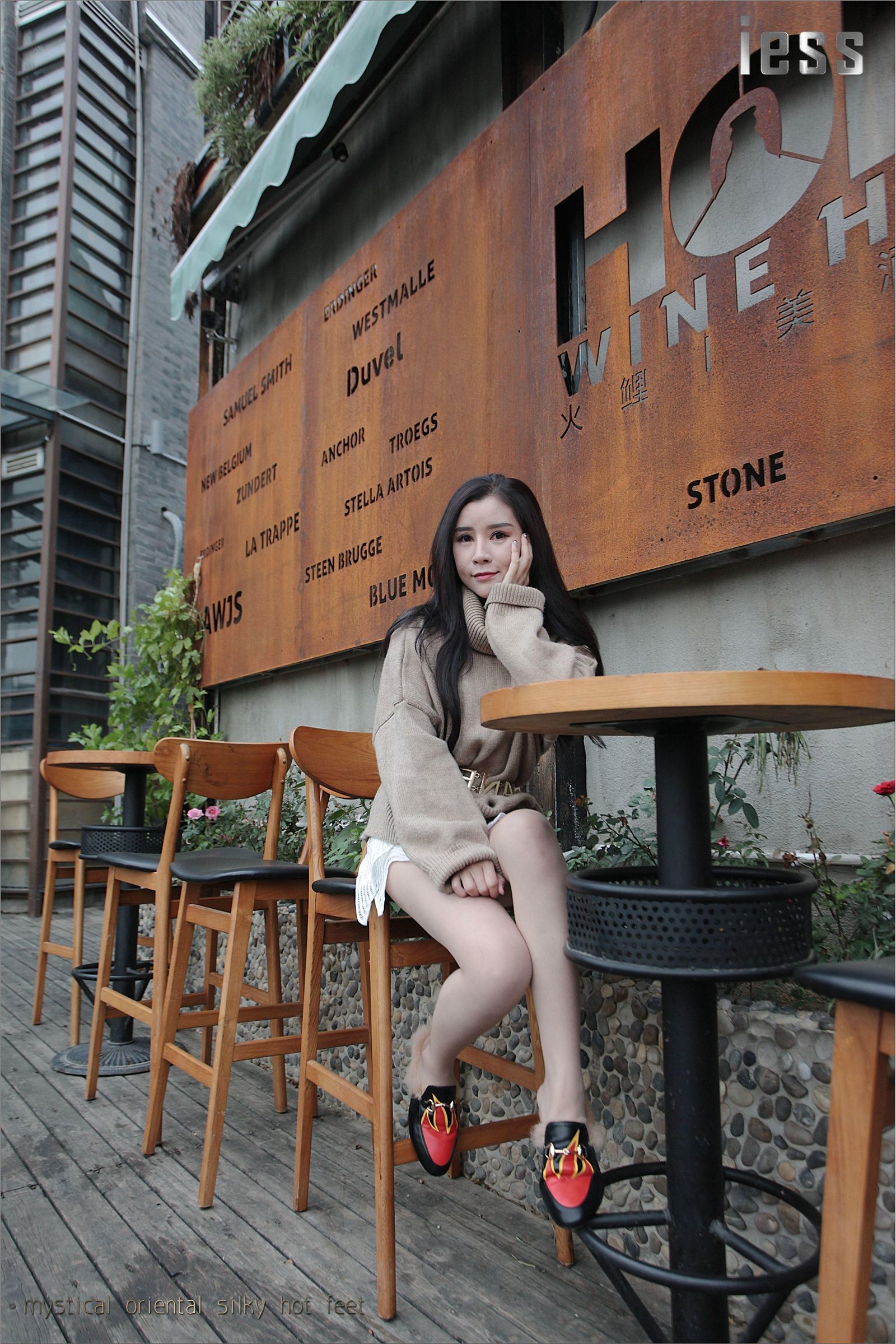 [IESS异思趣向] 2016.11.25 No.035《皮拖+超薄丝》YY