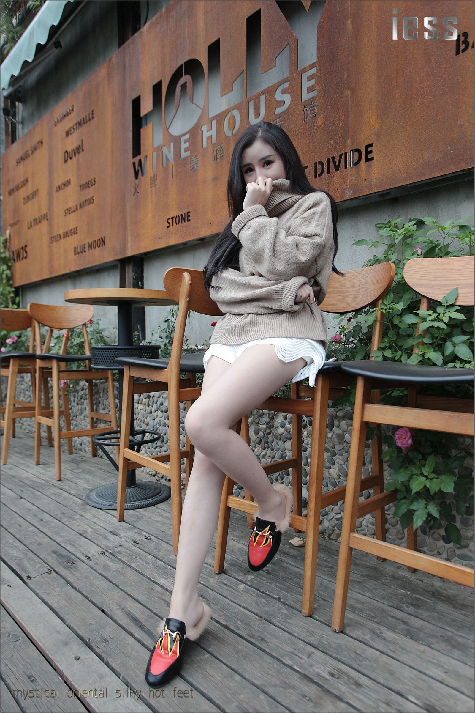 [IESS异思趣向] 2016.11.25 No.035《皮拖+超薄丝》YY