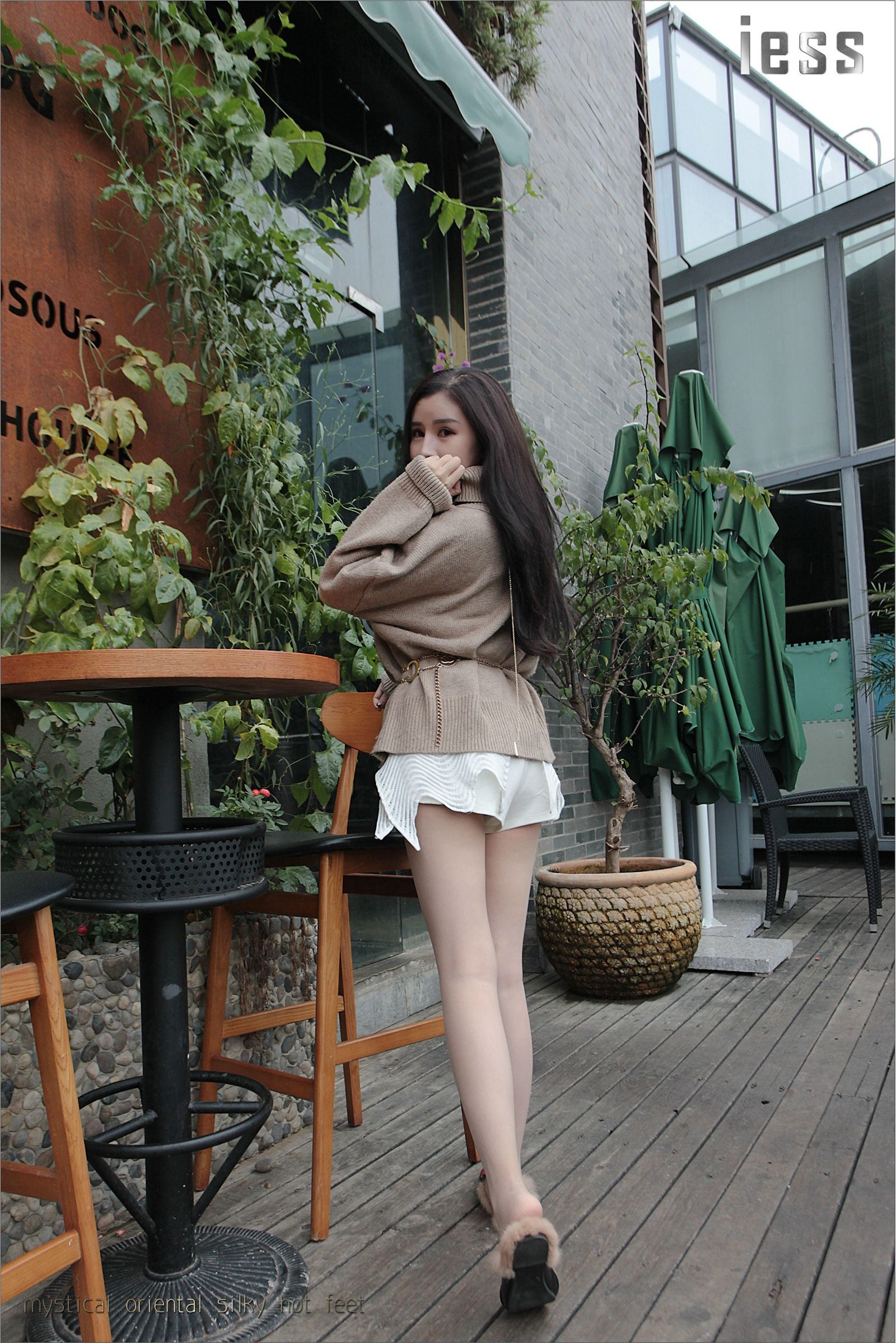 [IESS异思趣向] 2016.11.25 No.035《皮拖+超薄丝》YY