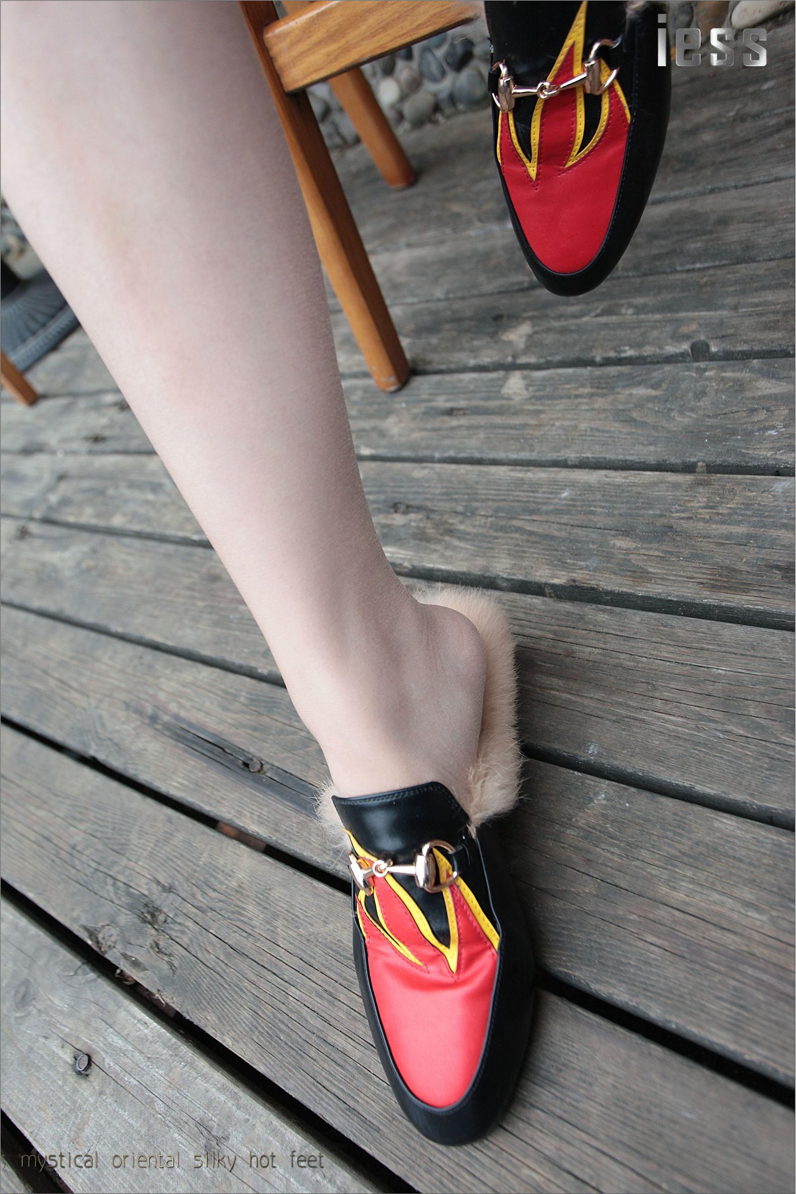 [IESS异思趣向] 2016.11.25 No.035《皮拖+超薄丝》YY