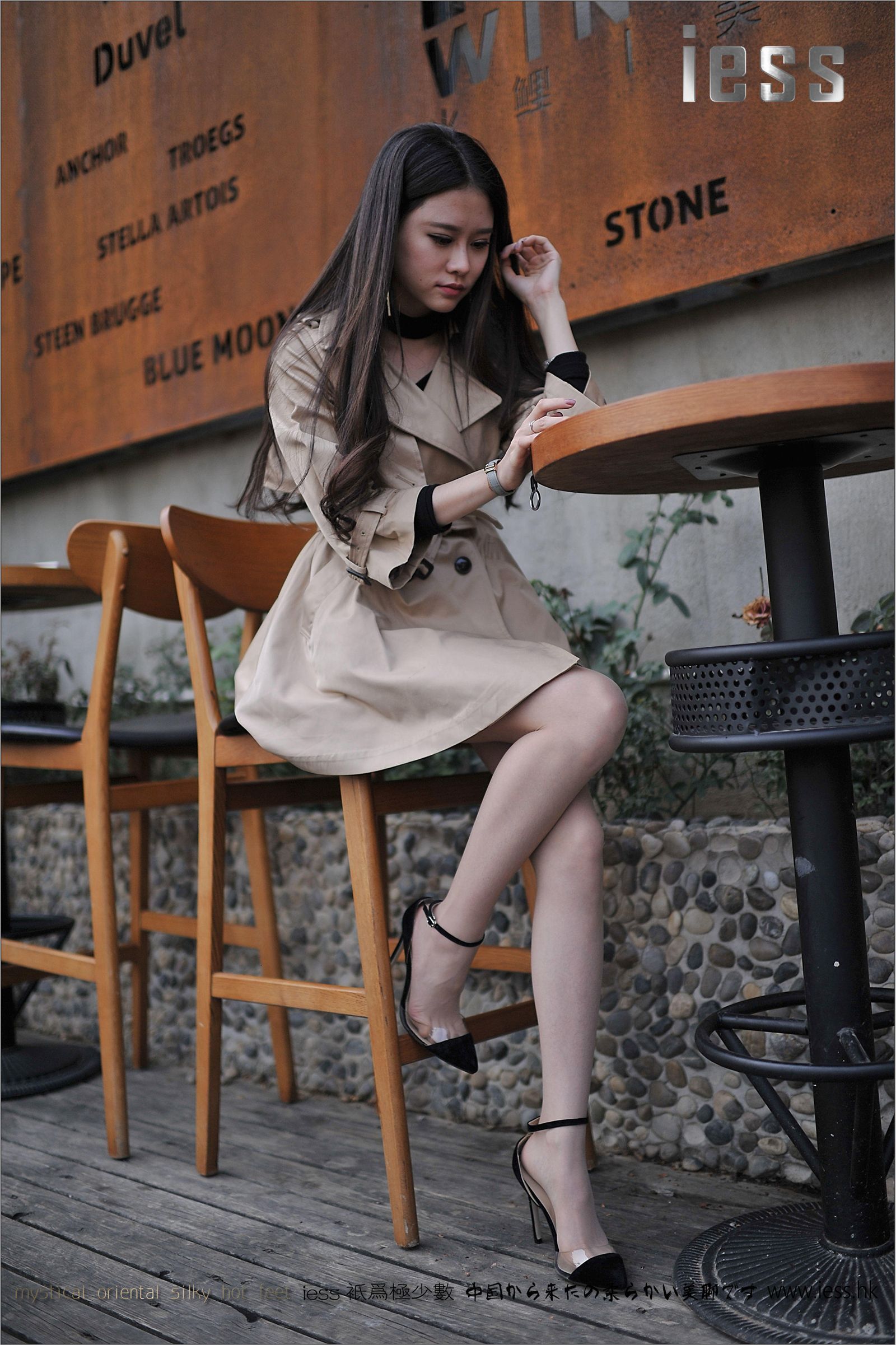 [IESS异思趣向] 2016.12.02 No.036《女神的露趾缝高跟+超薄肉丝》佳佳