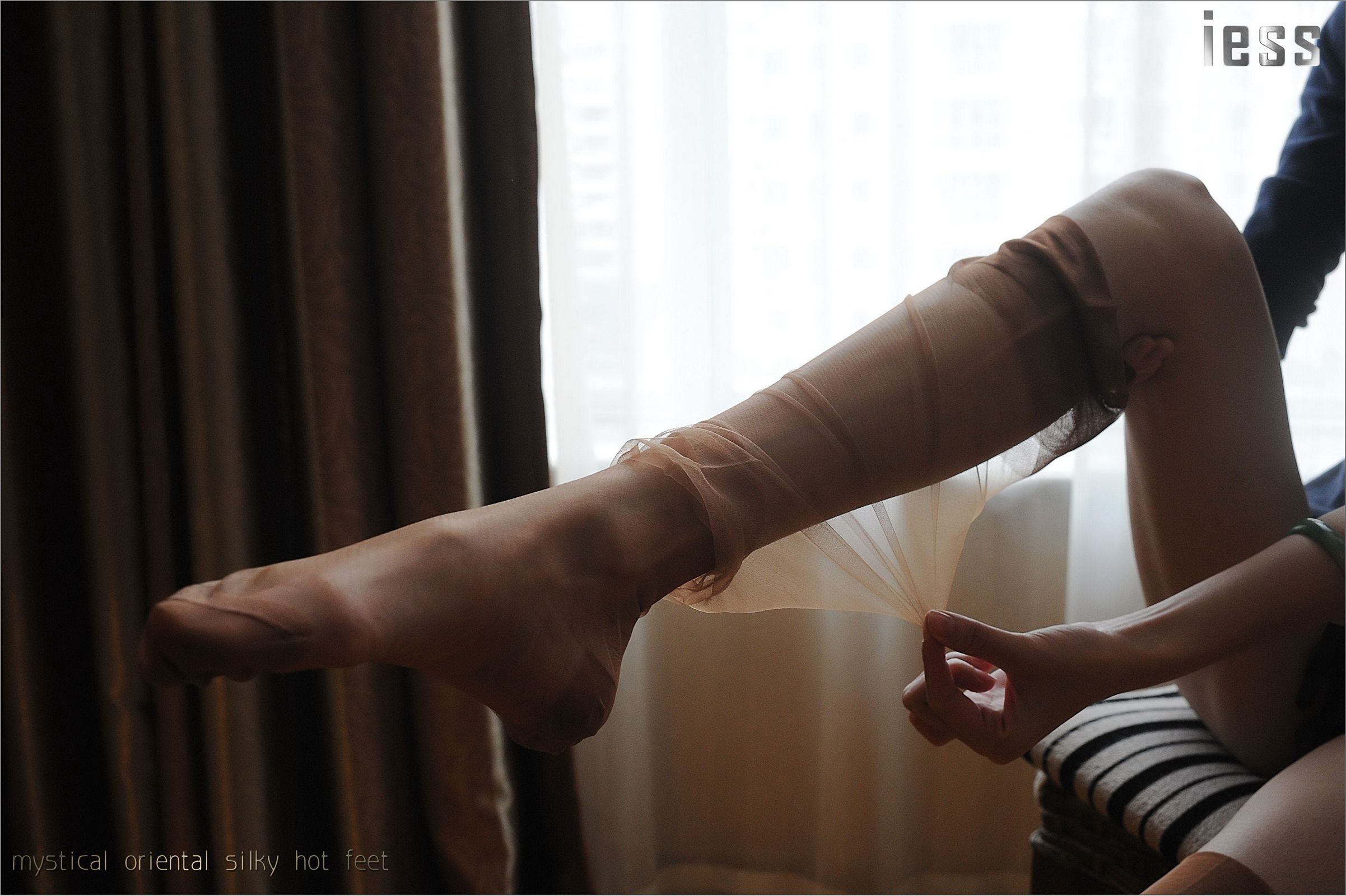 [IESS异思趣向] 2016.11.01 No027《ES8复古无弹力丝袜细节秀I》含菲