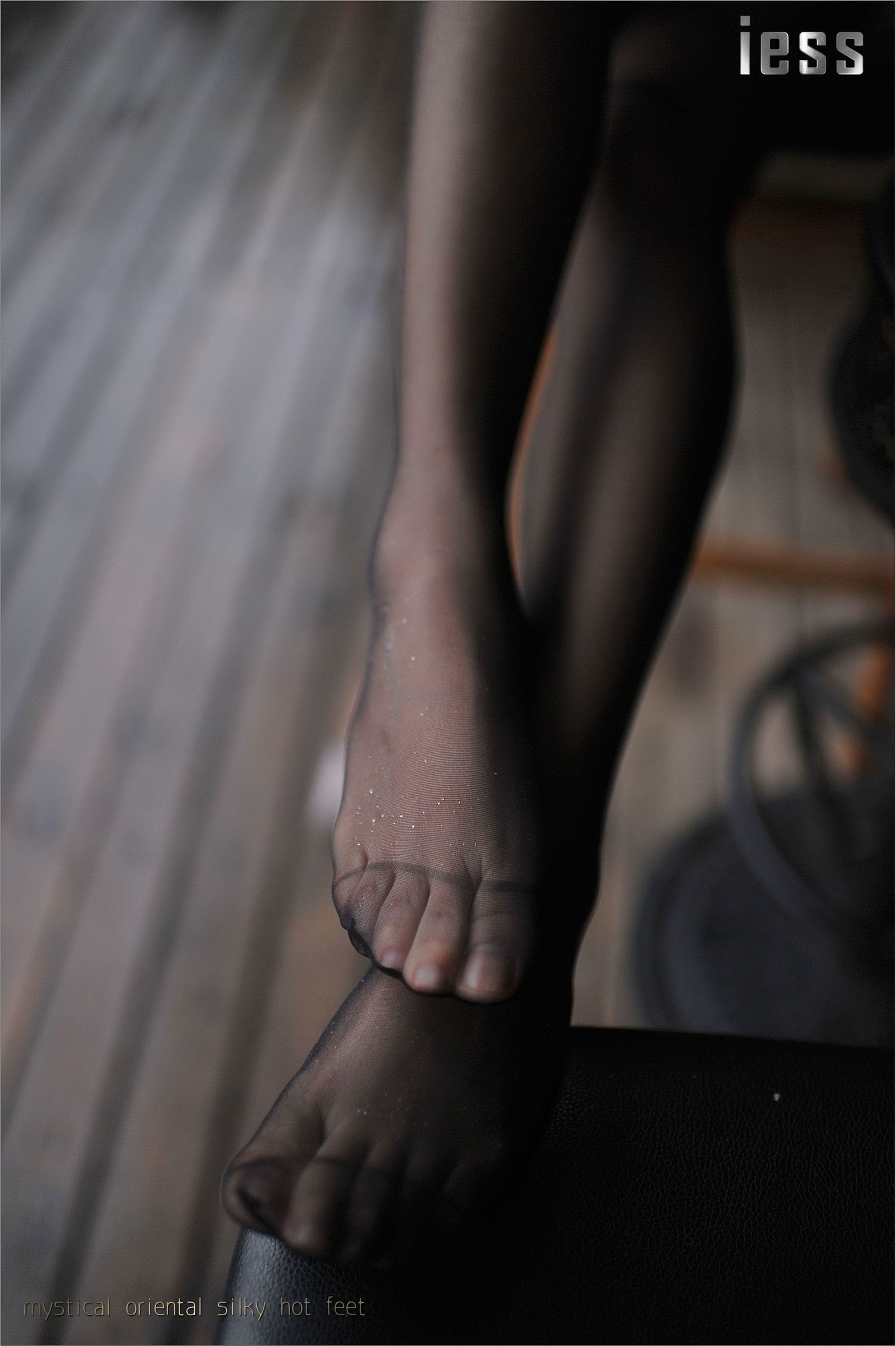 [IESS异思趣向] 2016.11.09 No.029《OL制服黑丝》小雪