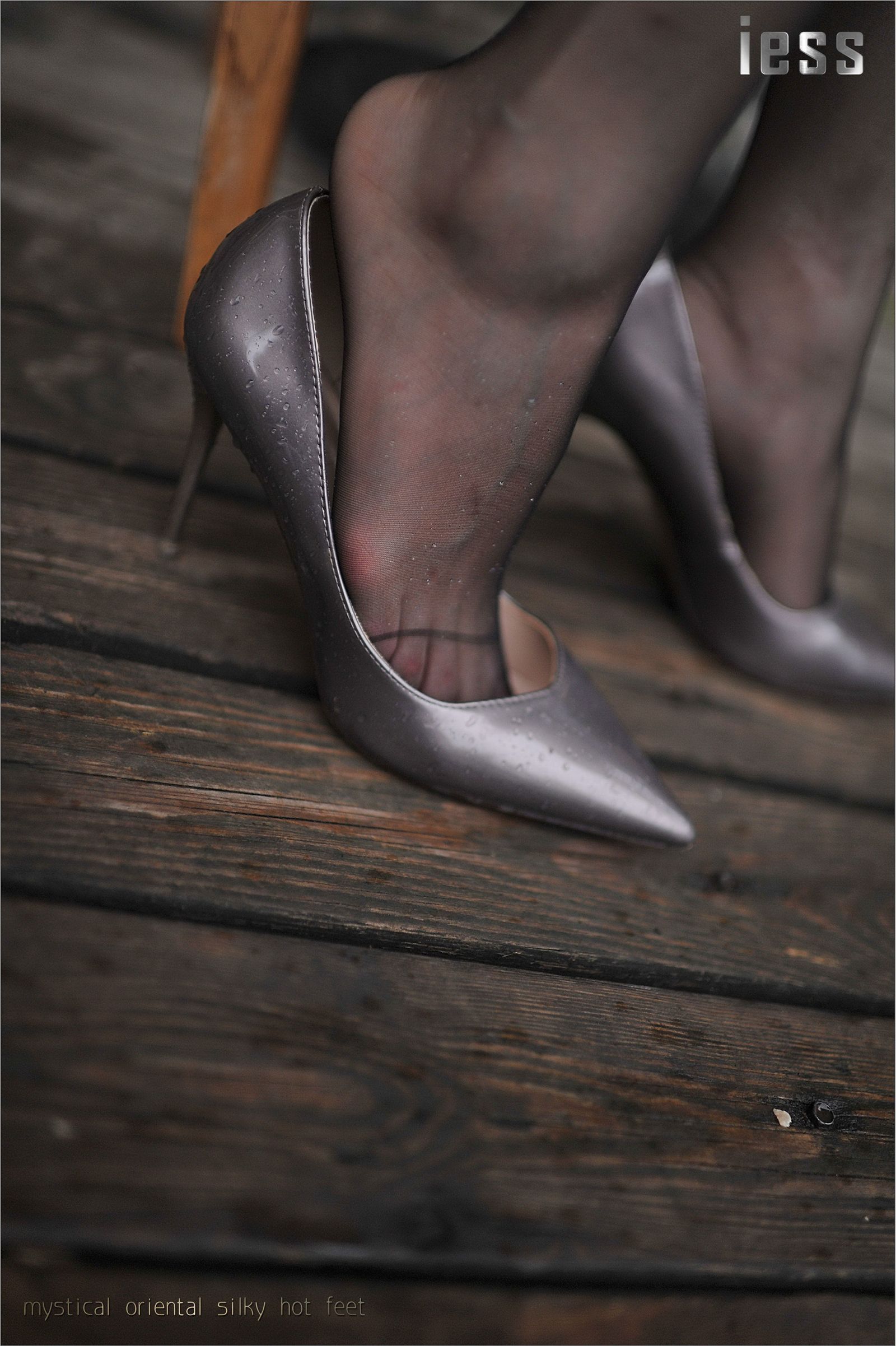 [IESS异思趣向] 2016.11.09 No.029《OL制服黑丝》小雪