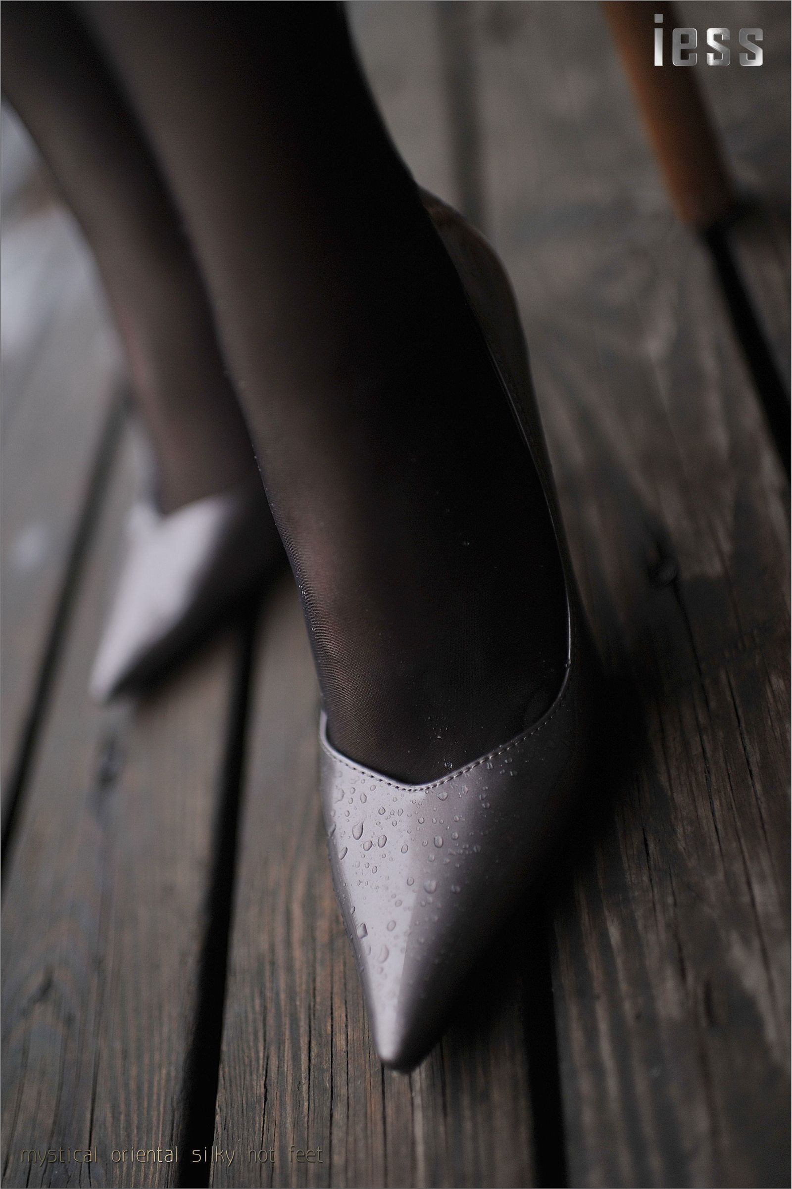 [IESS异思趣向] 2016.11.09 No.029《OL制服黑丝》小雪