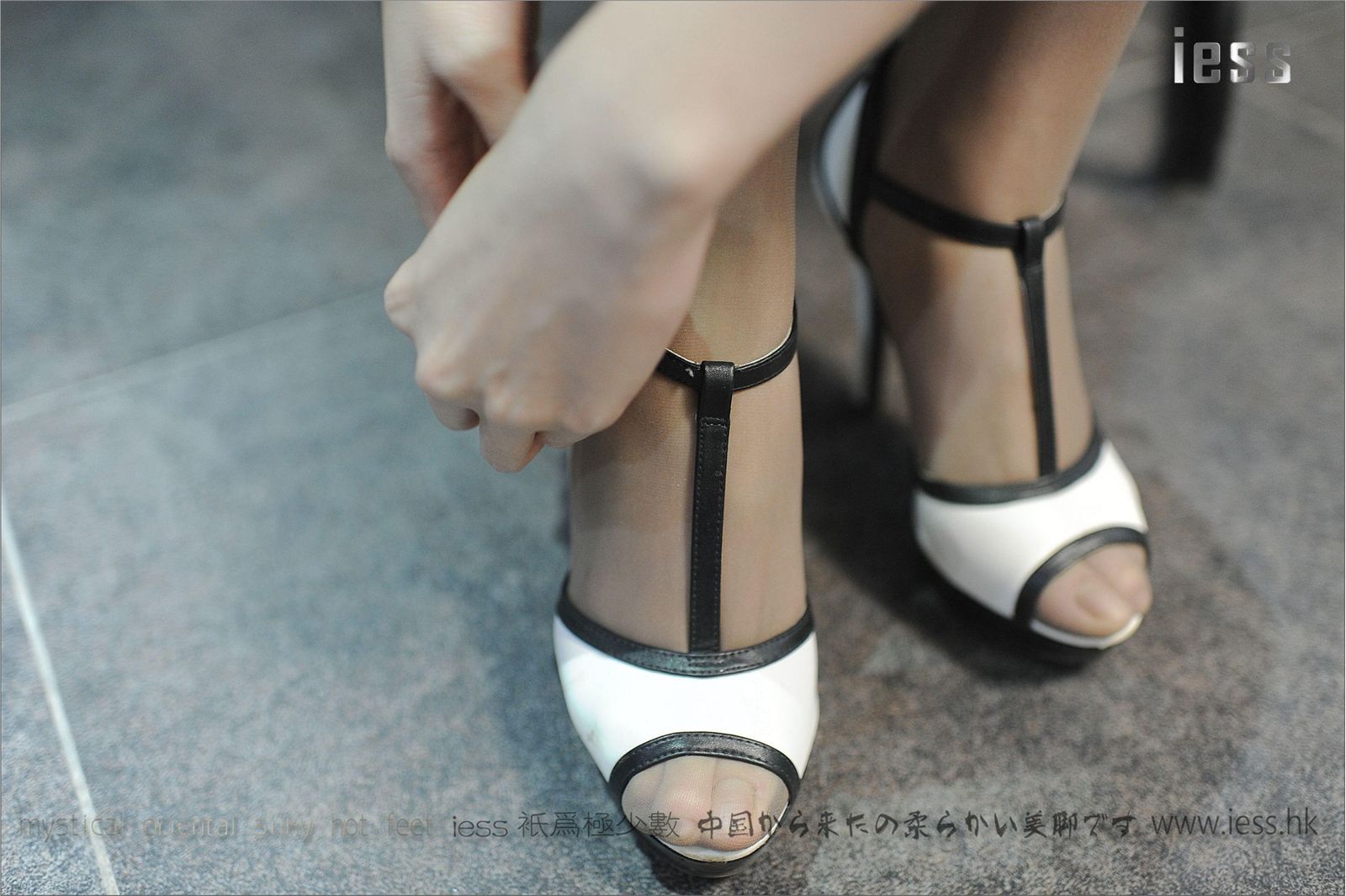 [IESS]异思趣向 疯狂的灰丝 圣诞特别版