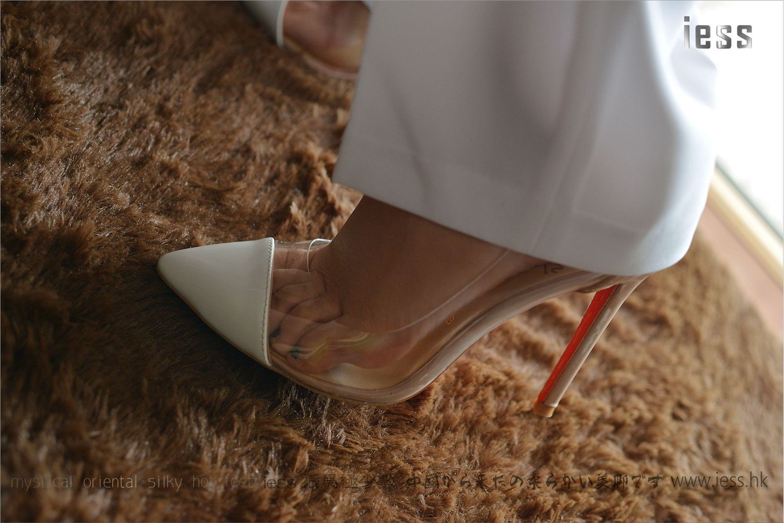 [IESS]异思趣向 悬念 【典藏】裸足高跟鞋