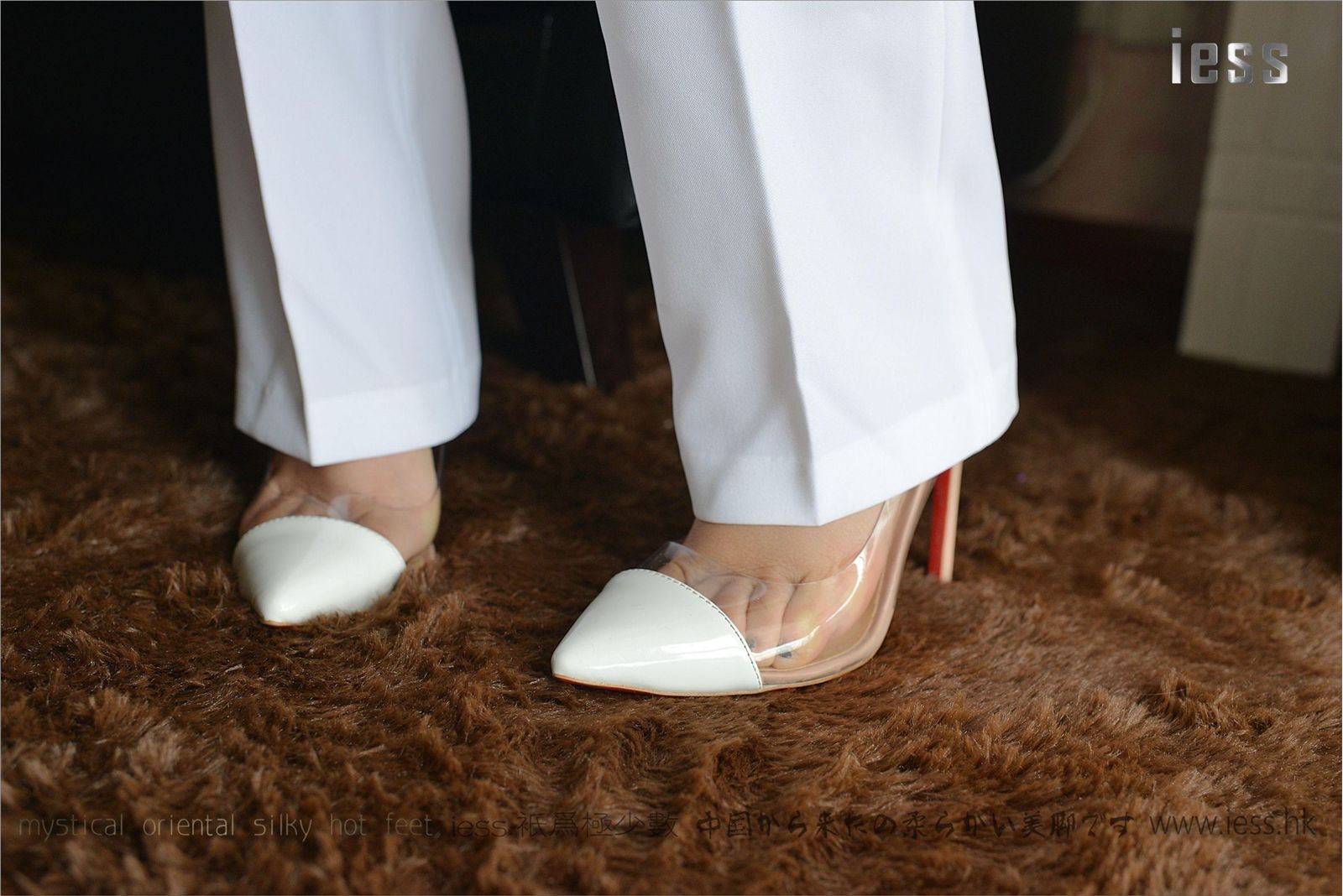 [IESS]异思趣向 悬念 【典藏】裸足高跟鞋