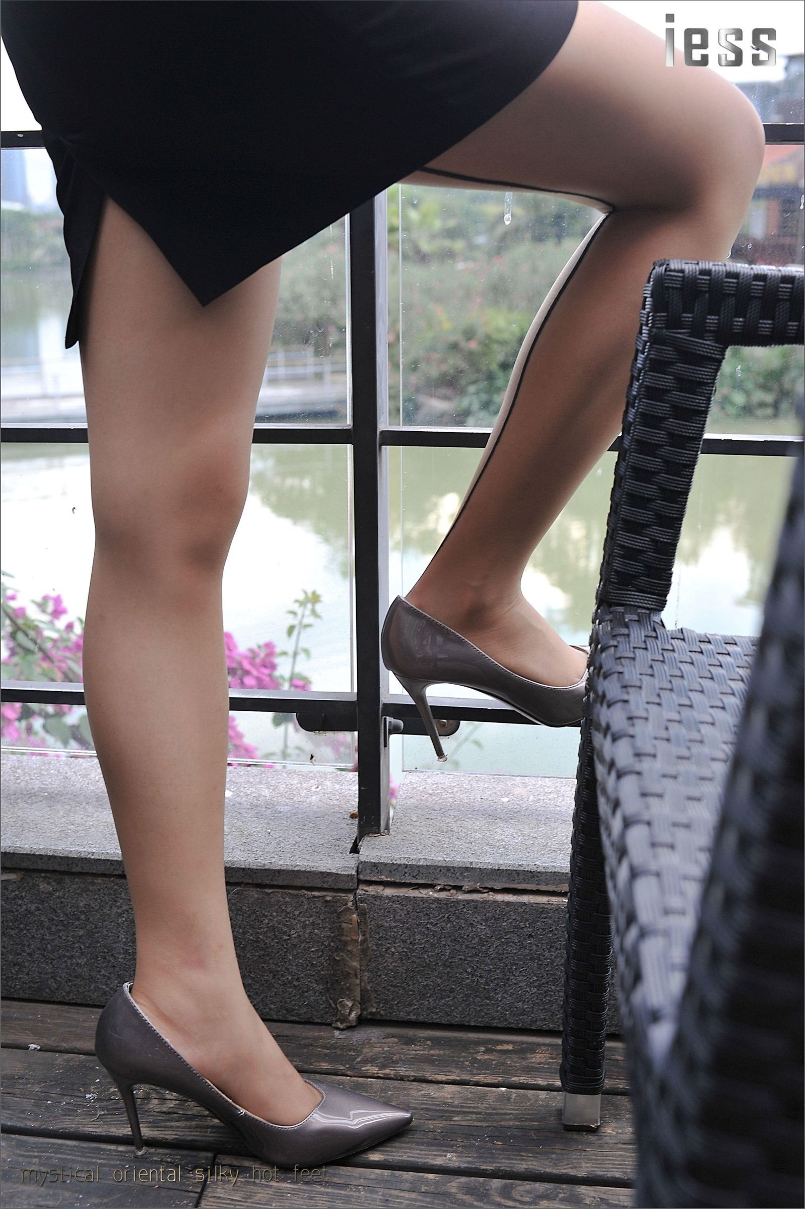 [IESS]异思趣向 小雪 职业白领肉丝细高跟1