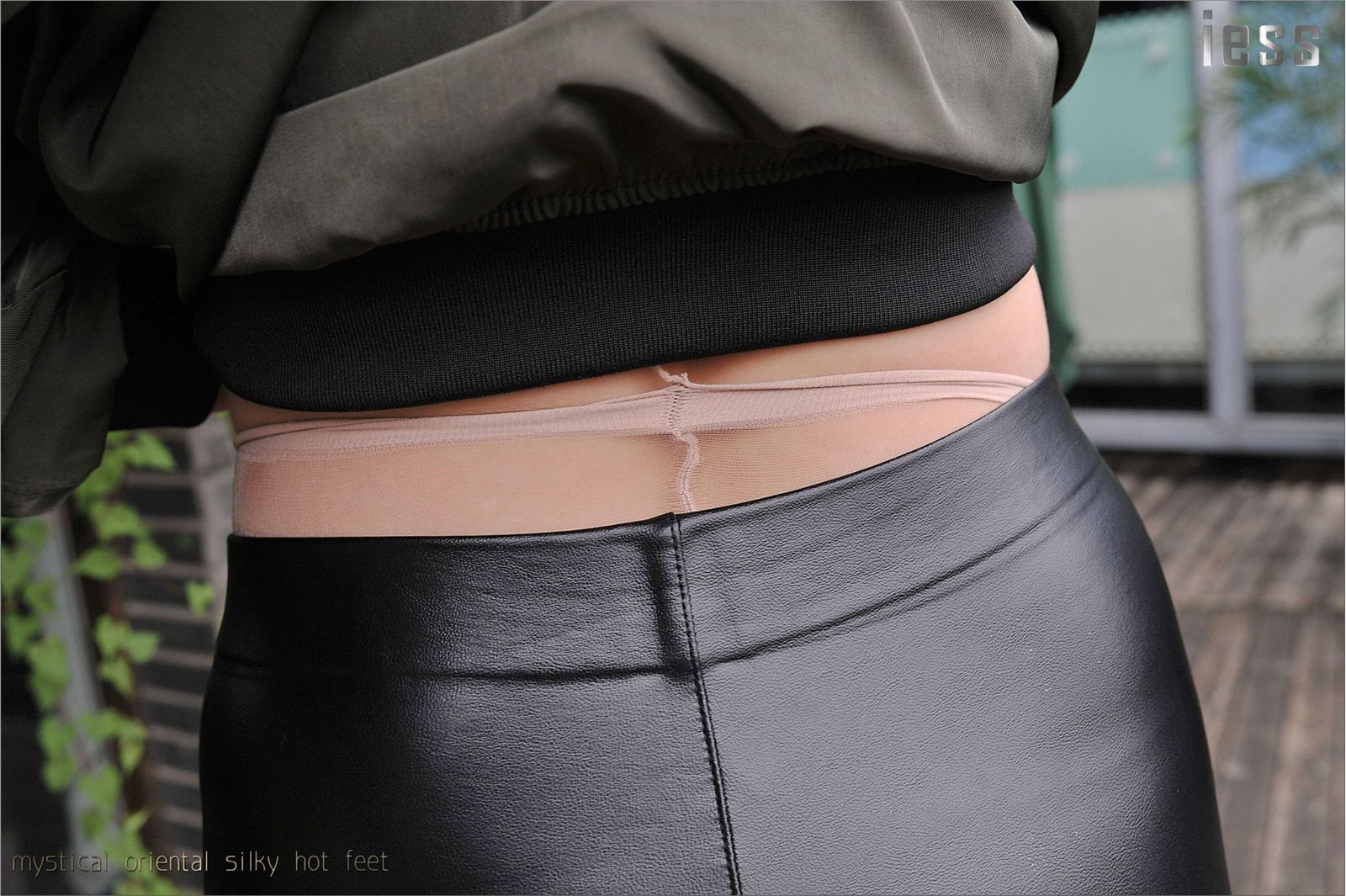 [IESS]异思趣向 羊羊 紧绷皮裤与顺滑肉丝1