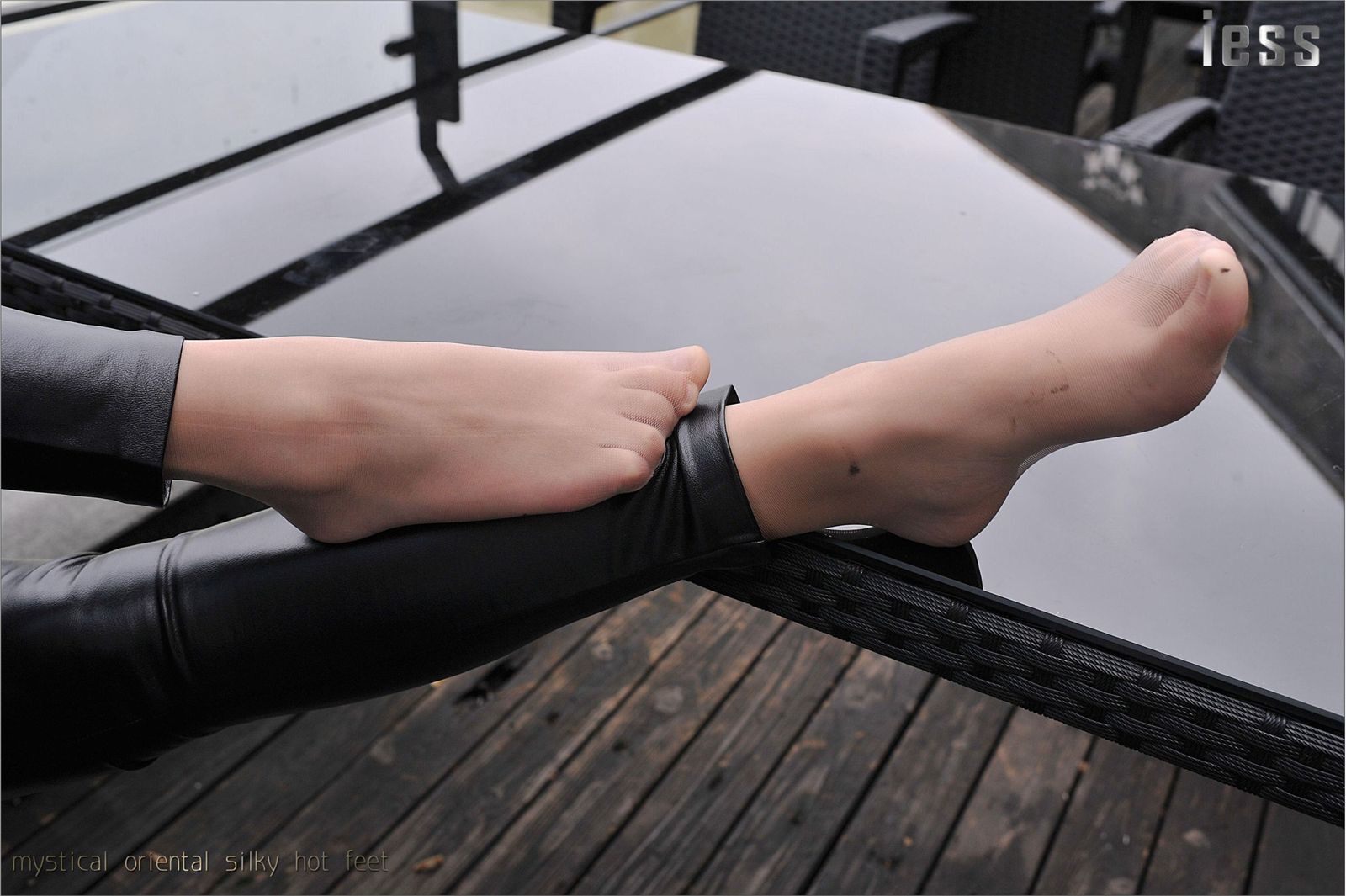 [IESS]异思趣向 羊羊 紧绷皮裤与顺滑肉丝2