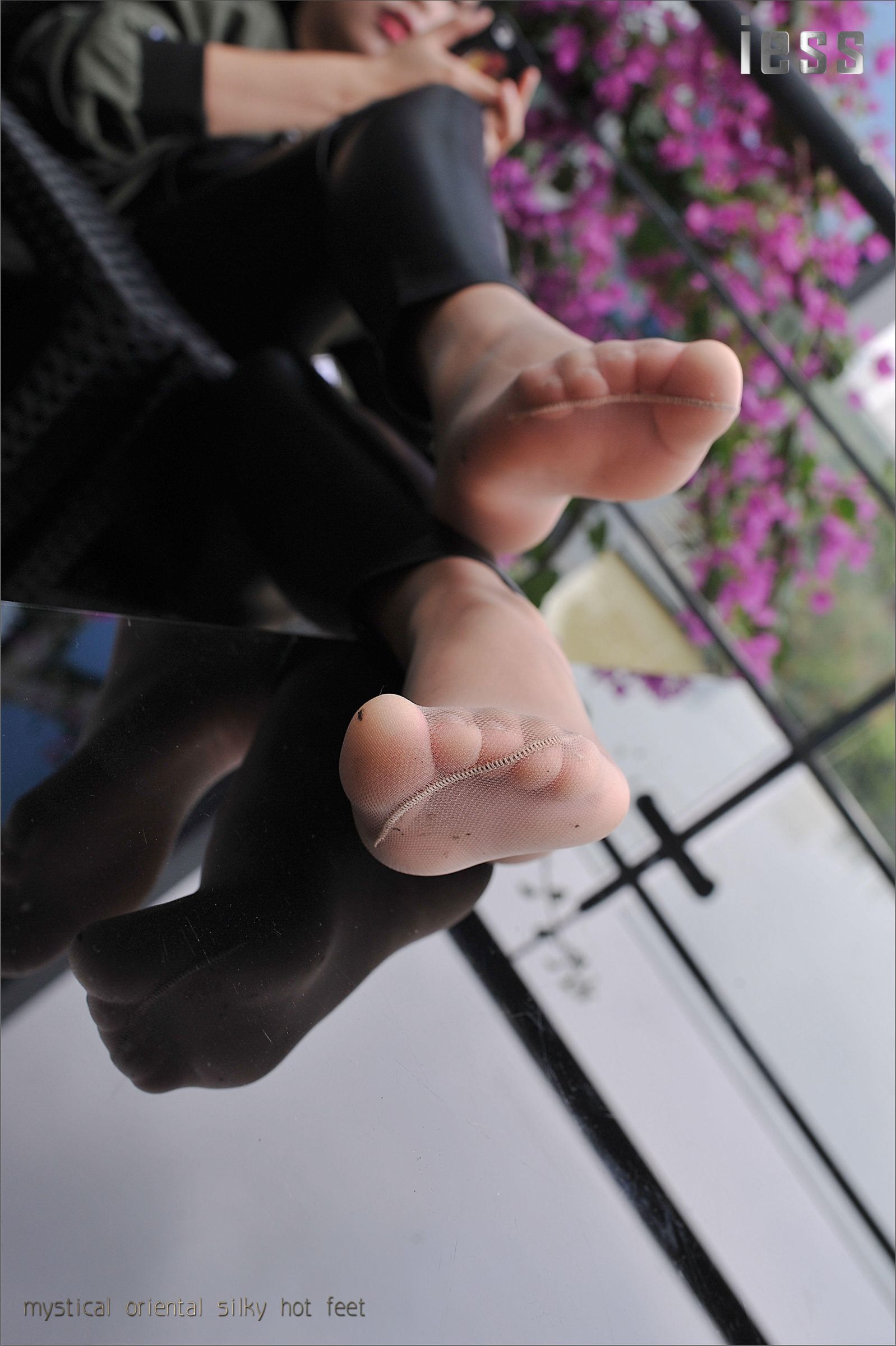 [IESS]异思趣向 羊羊 紧绷皮裤与顺滑肉丝2