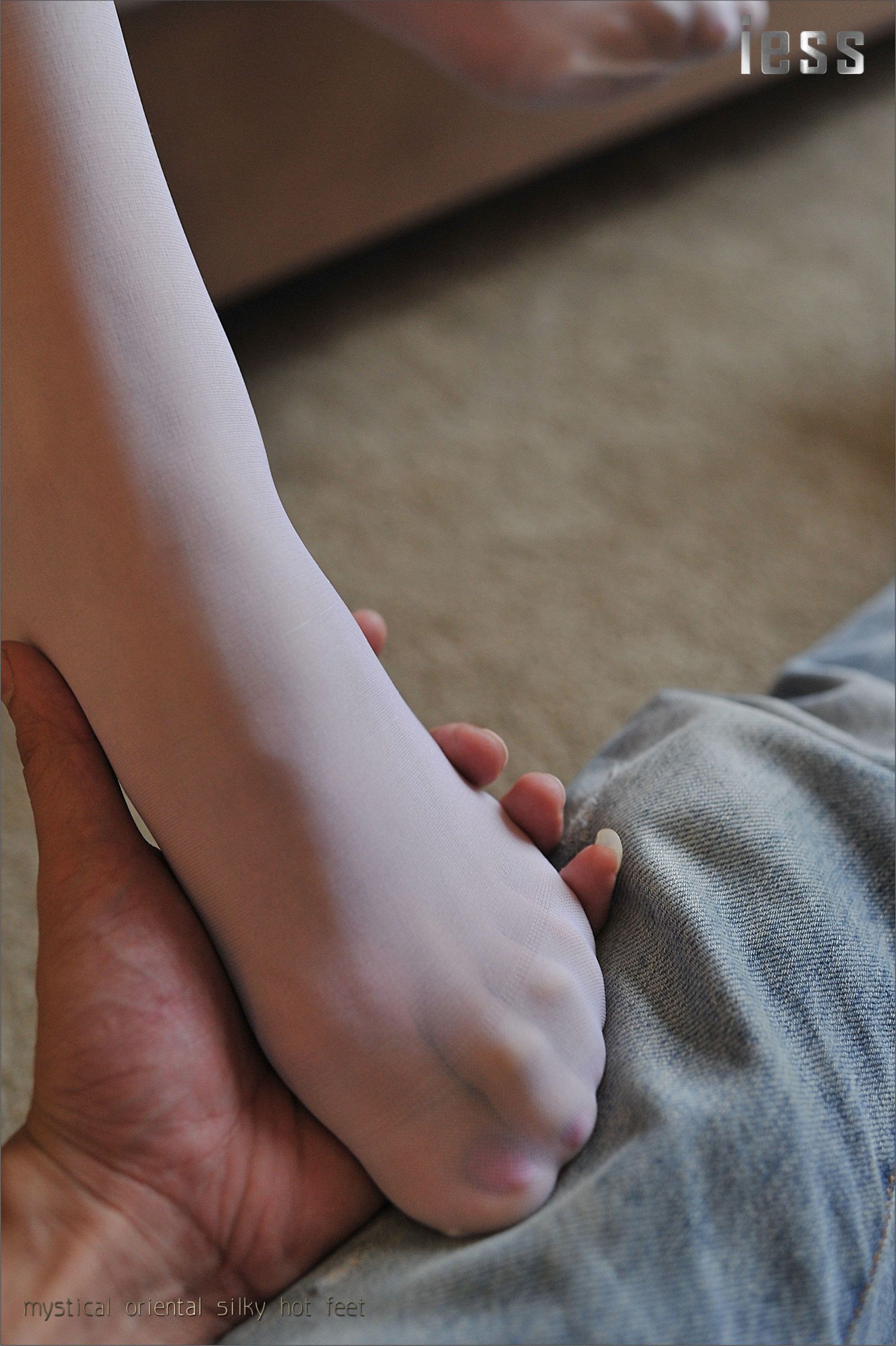 [IESS]异思趣向 优优 白丝职场丝狱女模特