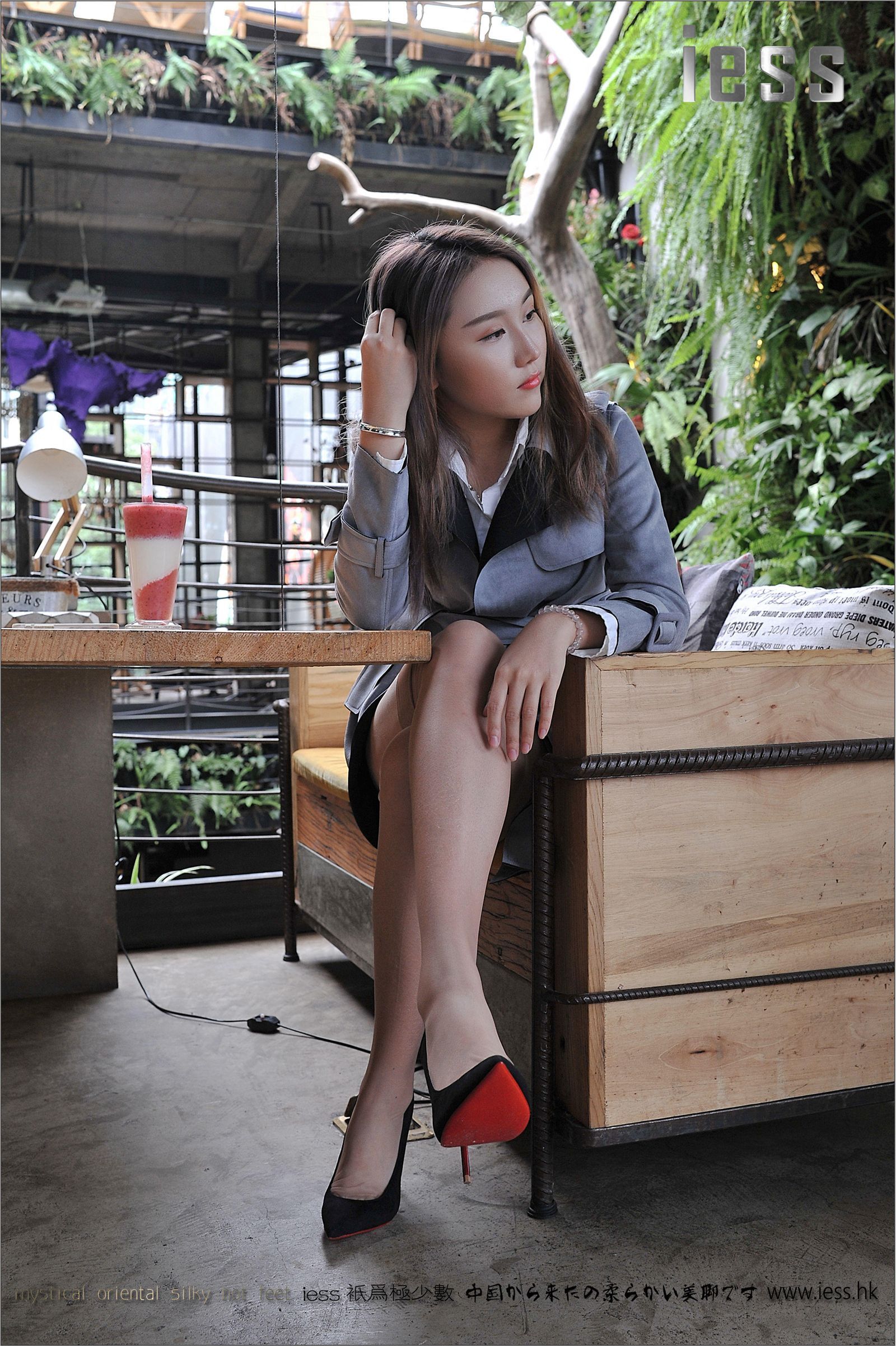 [IESS]异思趣向 模特：羽 《羽》