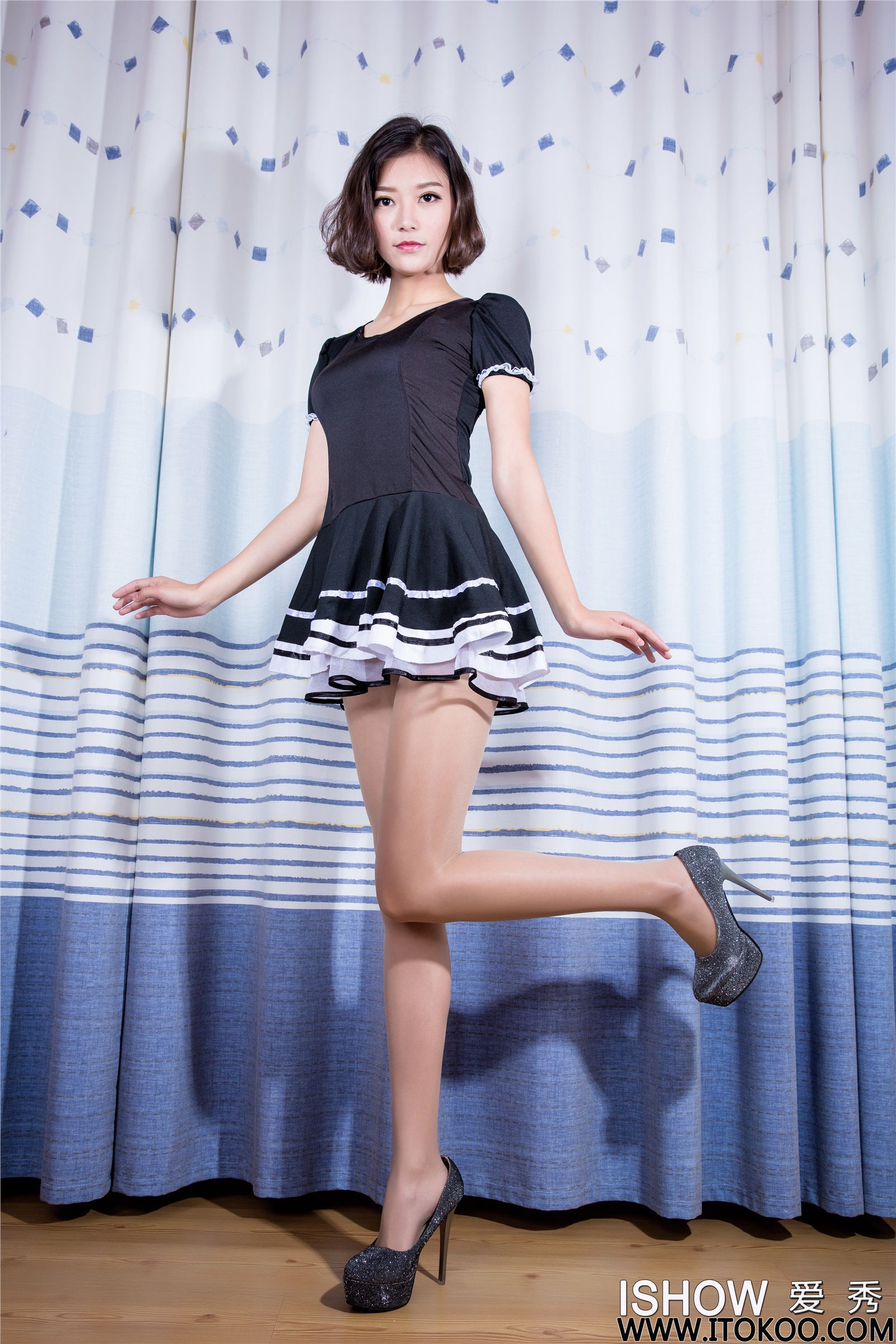 [ISHOW爱秀]2015.11.29 NO.019 余菲菲Faye