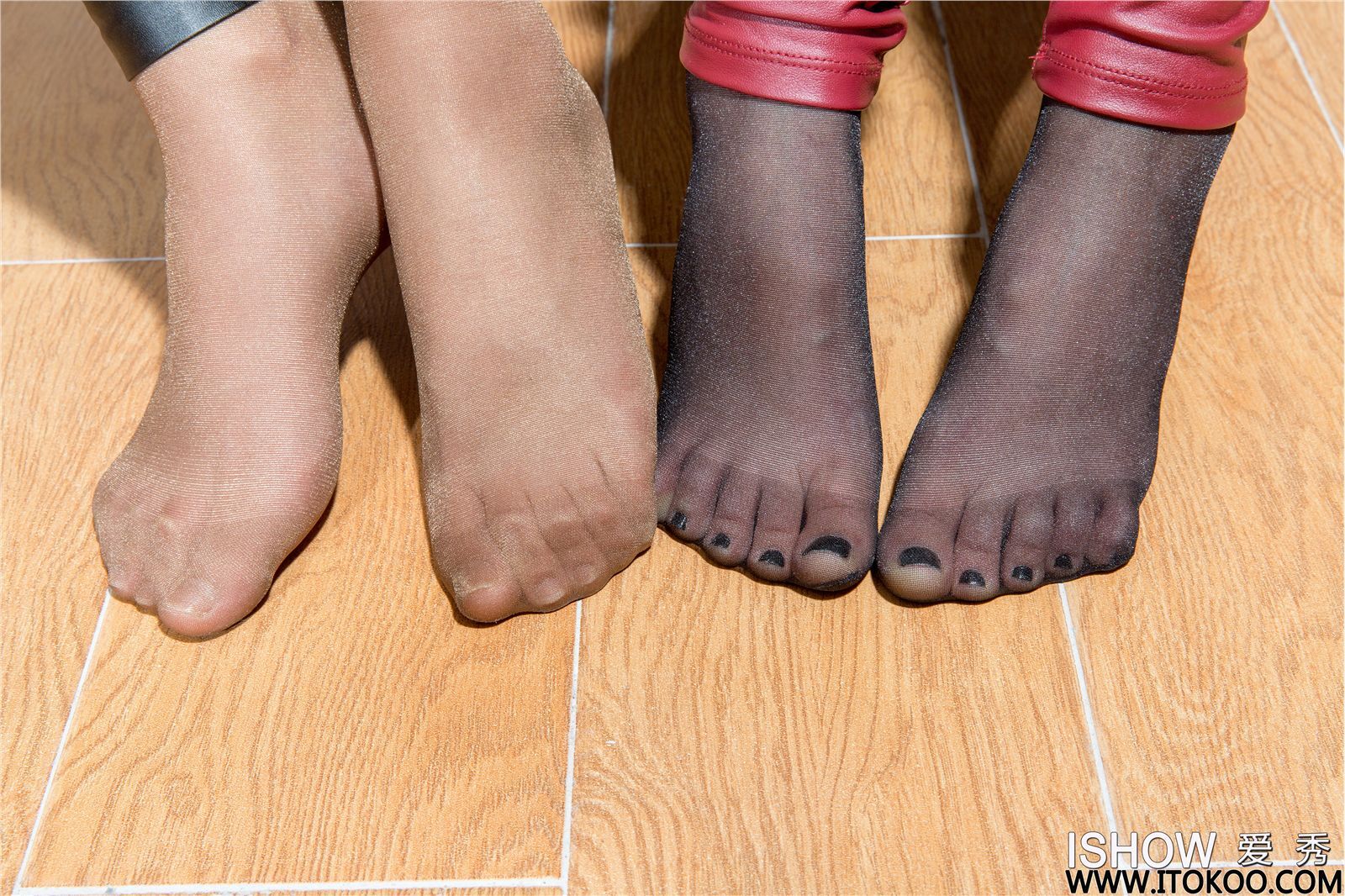 [ISHOW爱秀]2017.05.01 NO.100 余诗婧Jenny&夏语蝉Yolanda