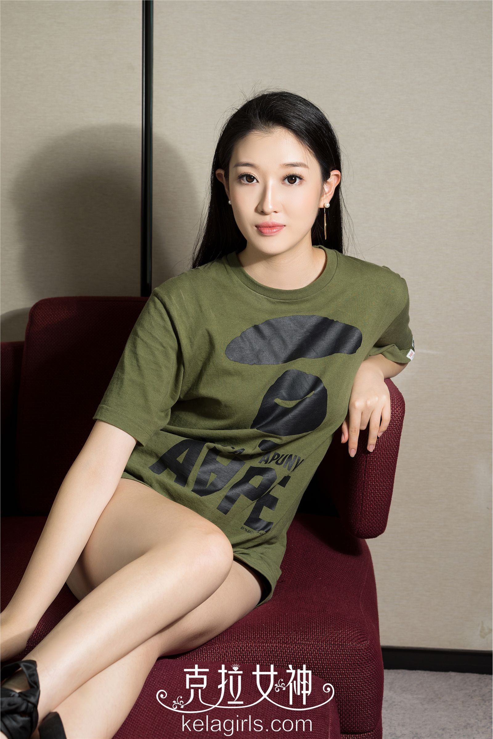 [KeLaGirls]克拉女神 2017-03-19 思茹 黑丝衬赤足