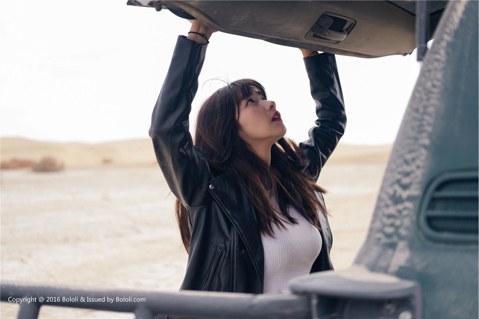 [Kimoe 激萌文化] Vol.010  周闻球球沙漠机车女