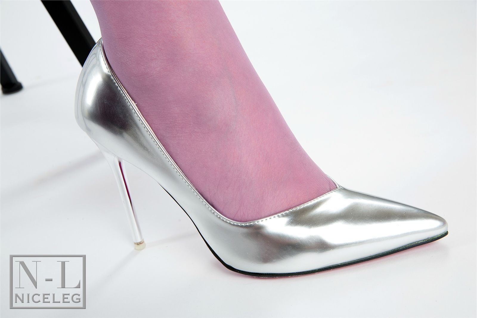 [NICE-LEG] NO.004 经典丝袜美腿，和丝宝有的一拼