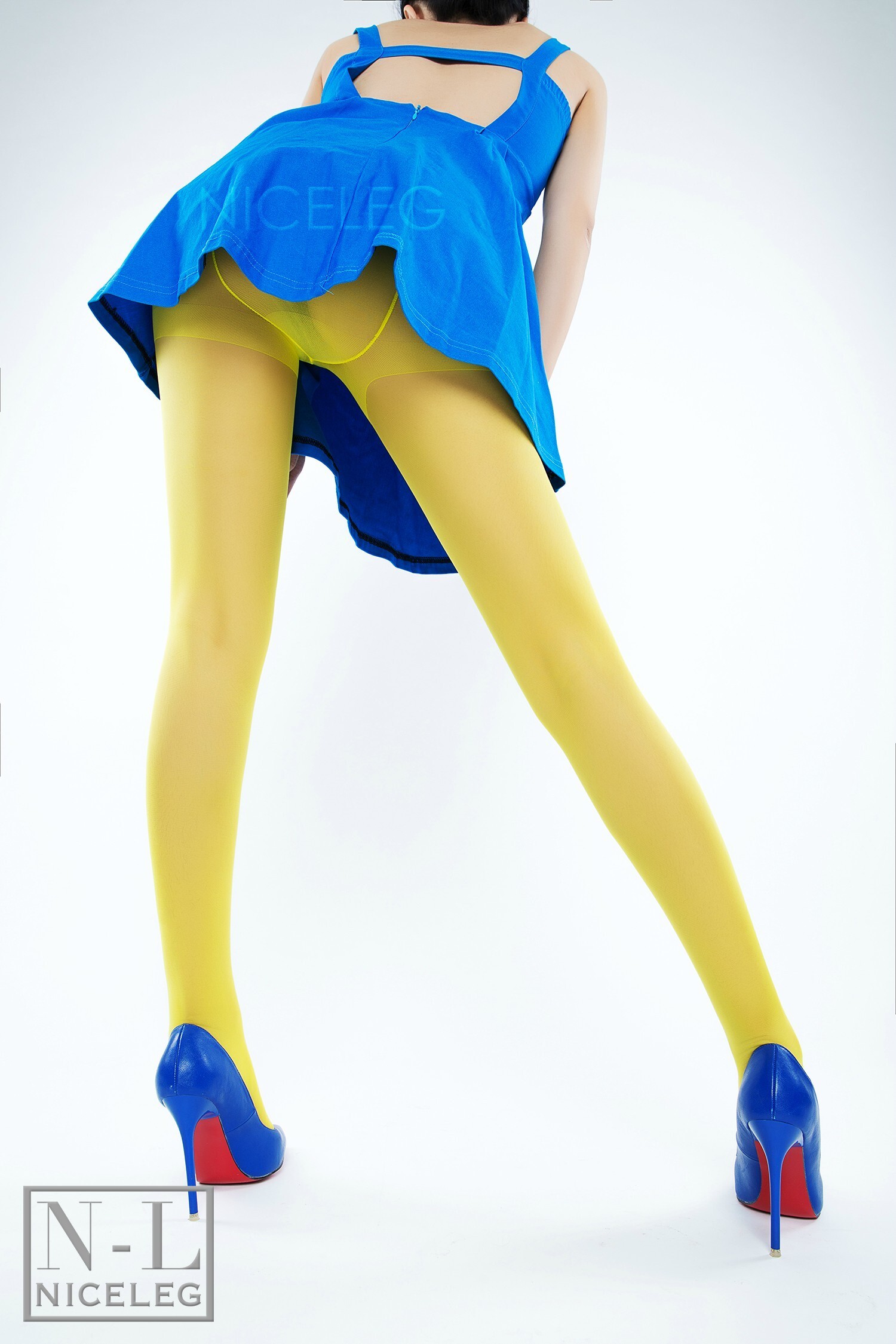 [NICE-LEG] NO.007 经典丝袜美腿，和丝宝有的一拼
