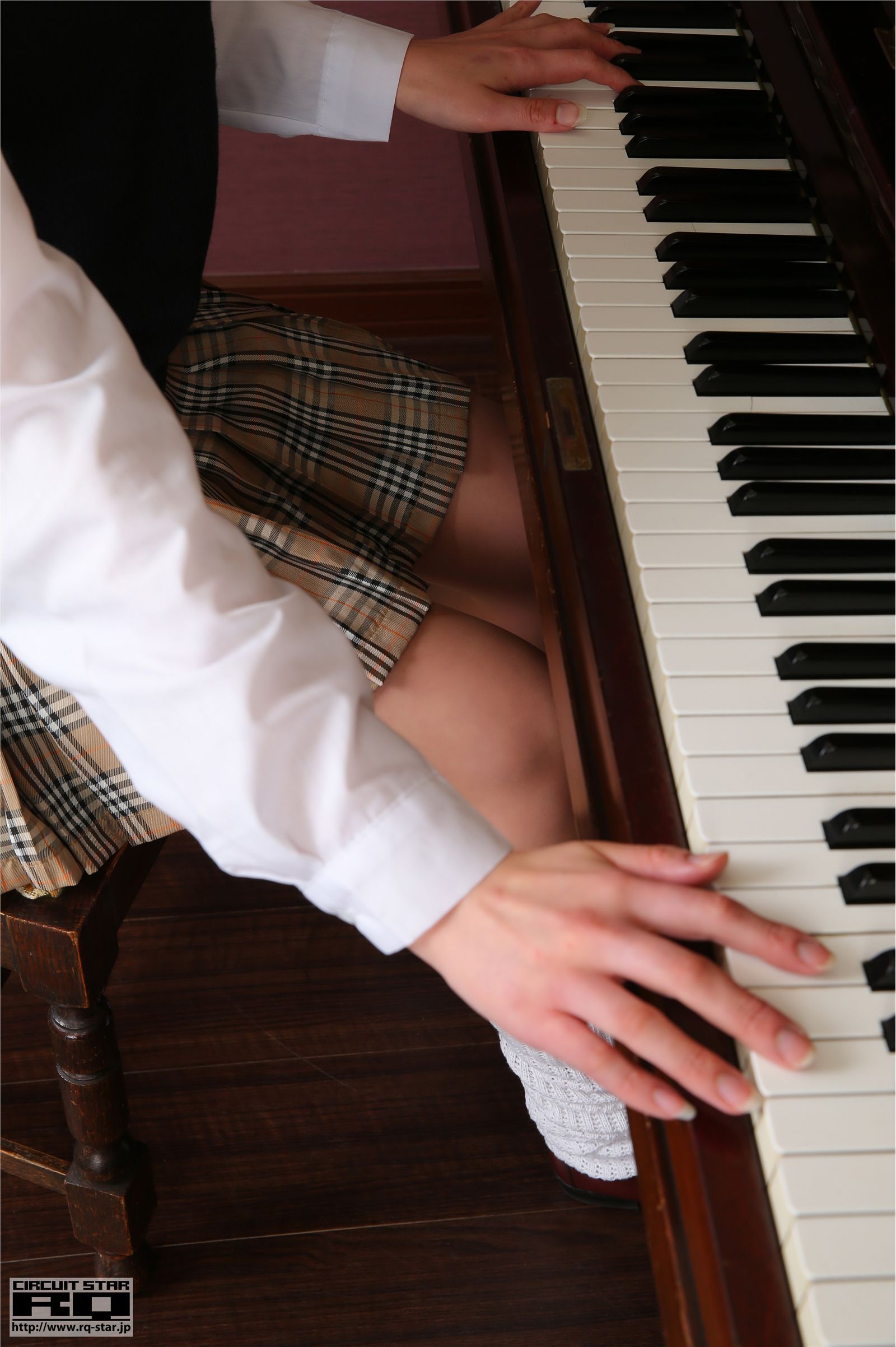 [RQ-STAR]2016.06.13 Ruka Kiritani 桐谷流華 School Girl