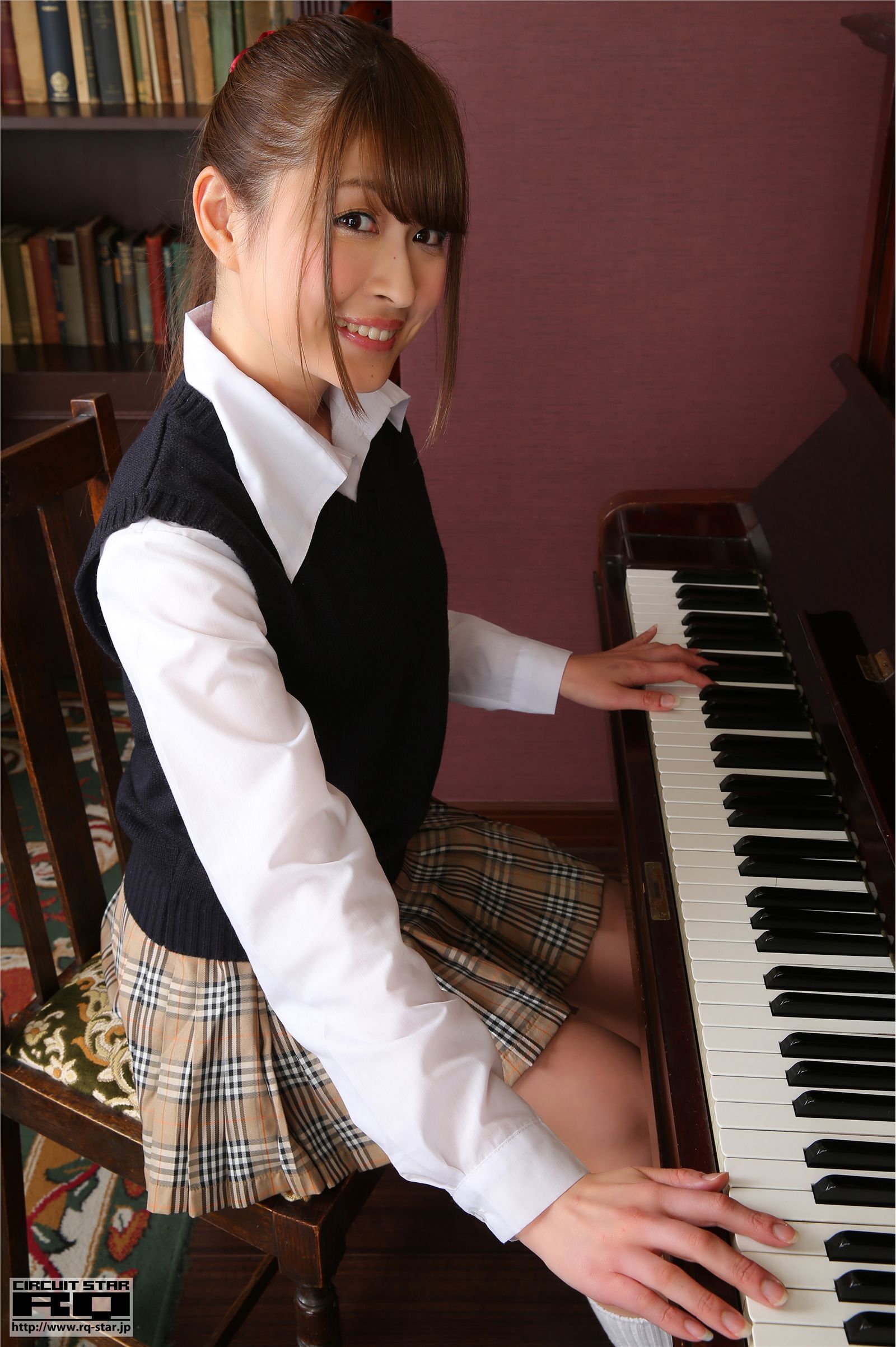 [RQ-STAR]2016.06.13 Ruka Kiritani 桐谷流華 School Girl