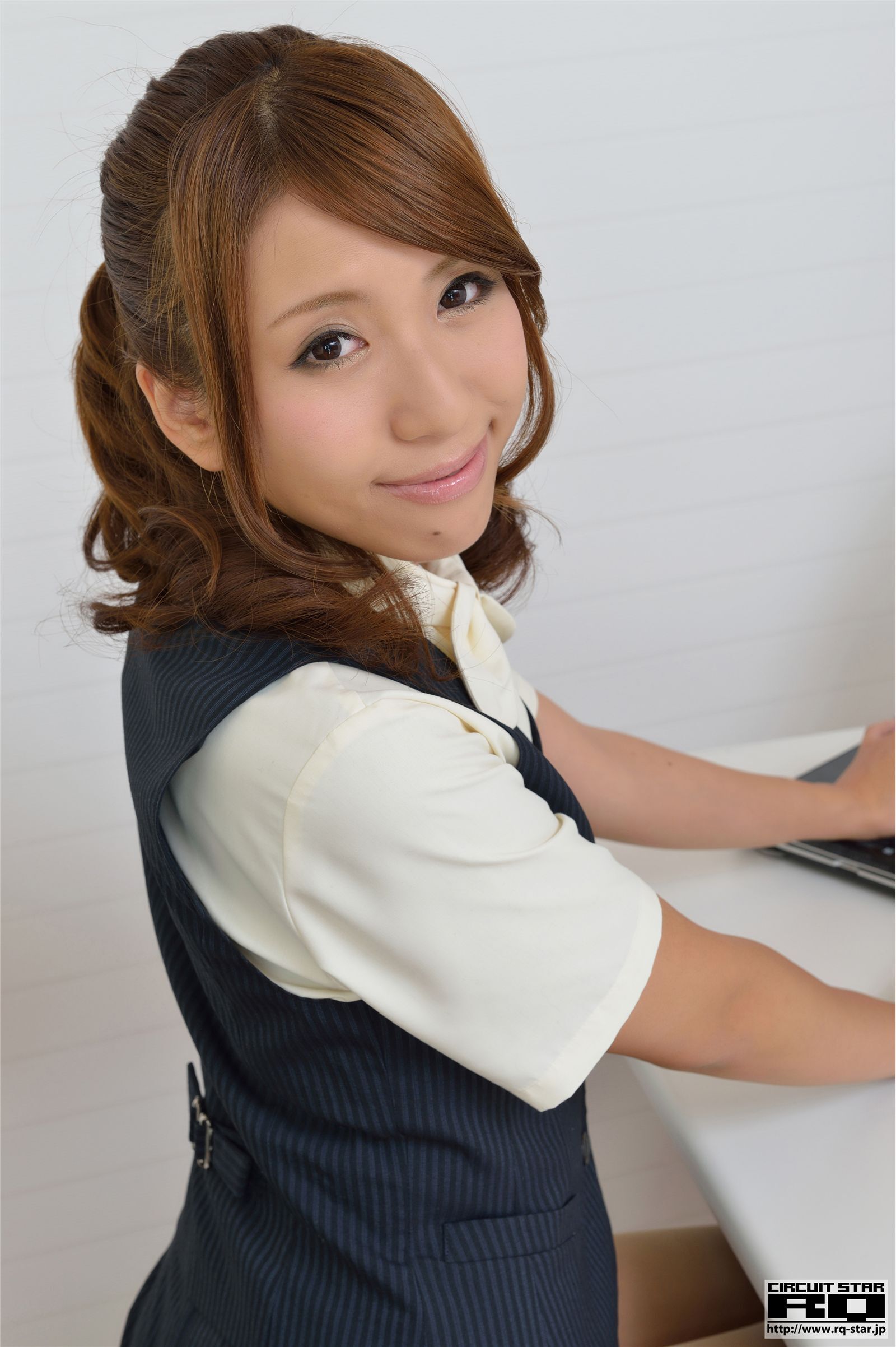 [RQ-STAR]2015.08.24 NO.01050 Miki Makibashi 牧橋美輝 Office Lady
