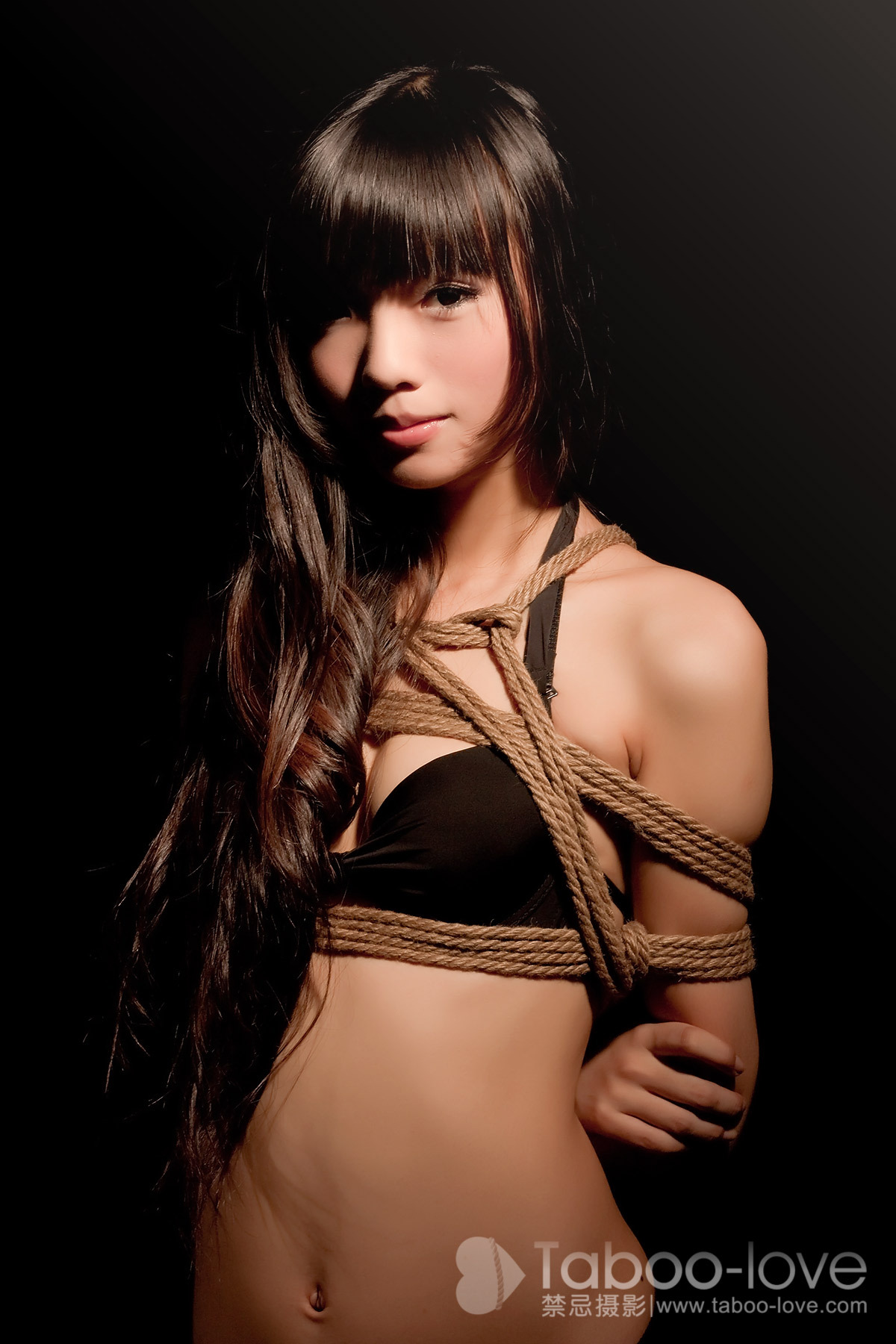 No.006 黑暗中的精灵 30P