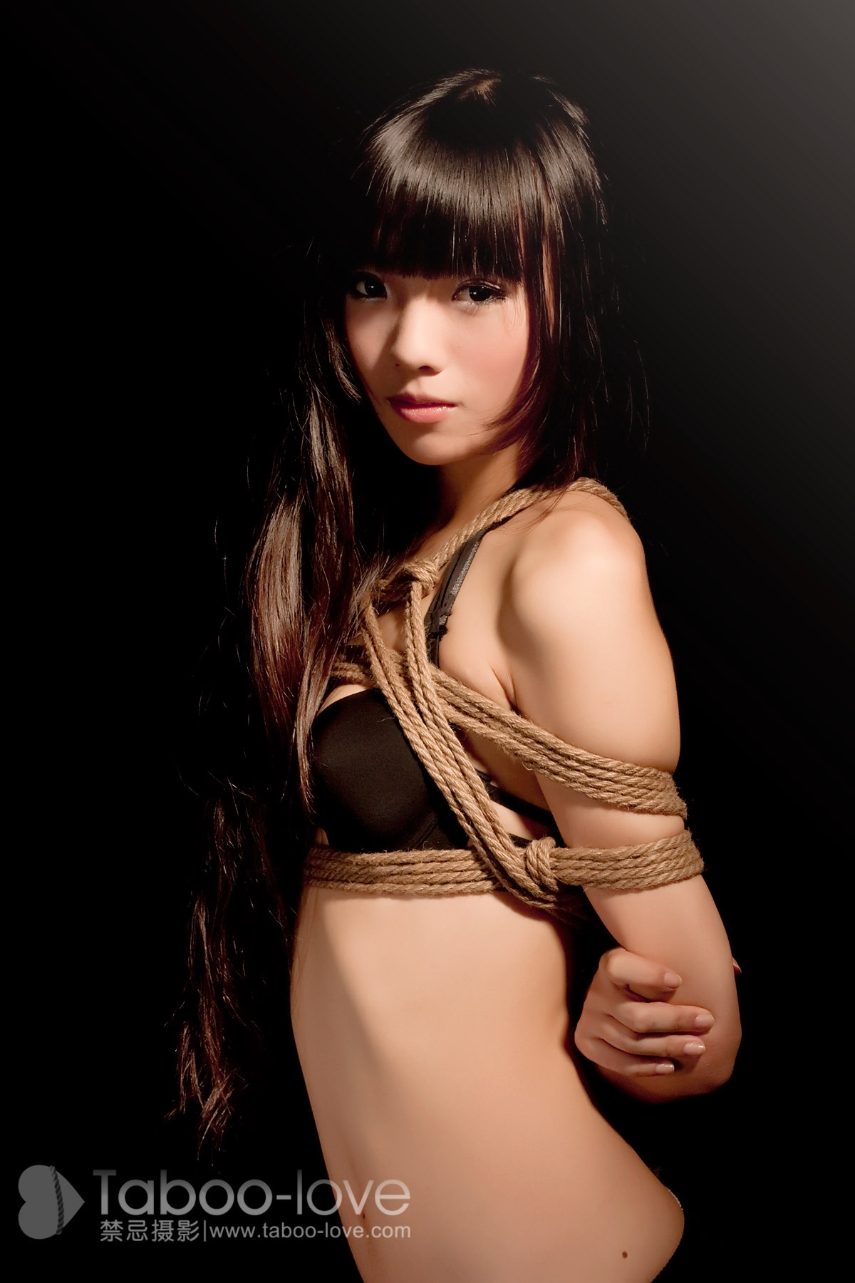 No.006 黑暗中的精灵 30P