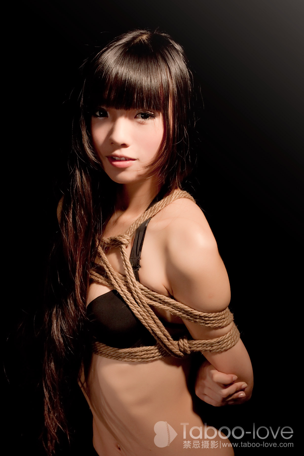 No.006 黑暗中的精灵 30P