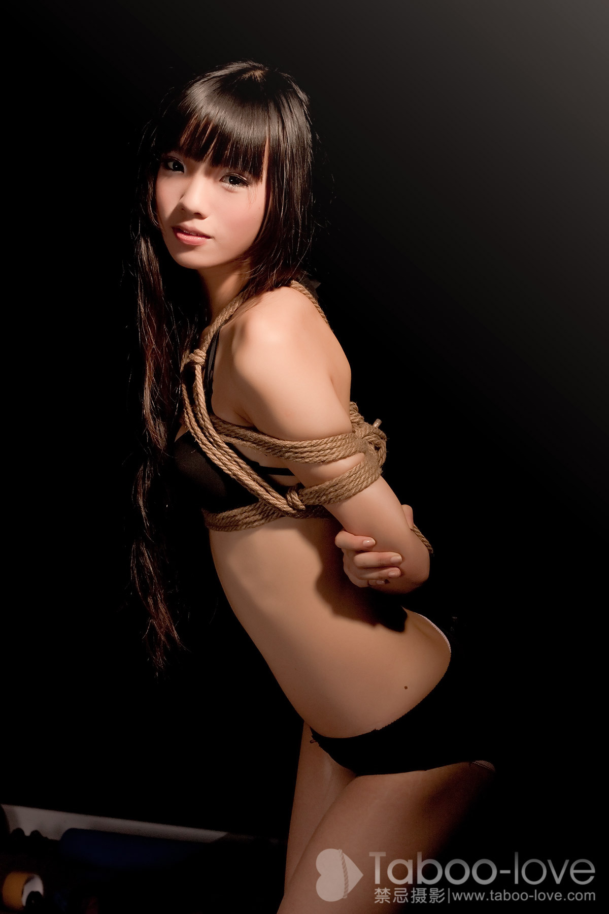 No.006 黑暗中的精灵 30P