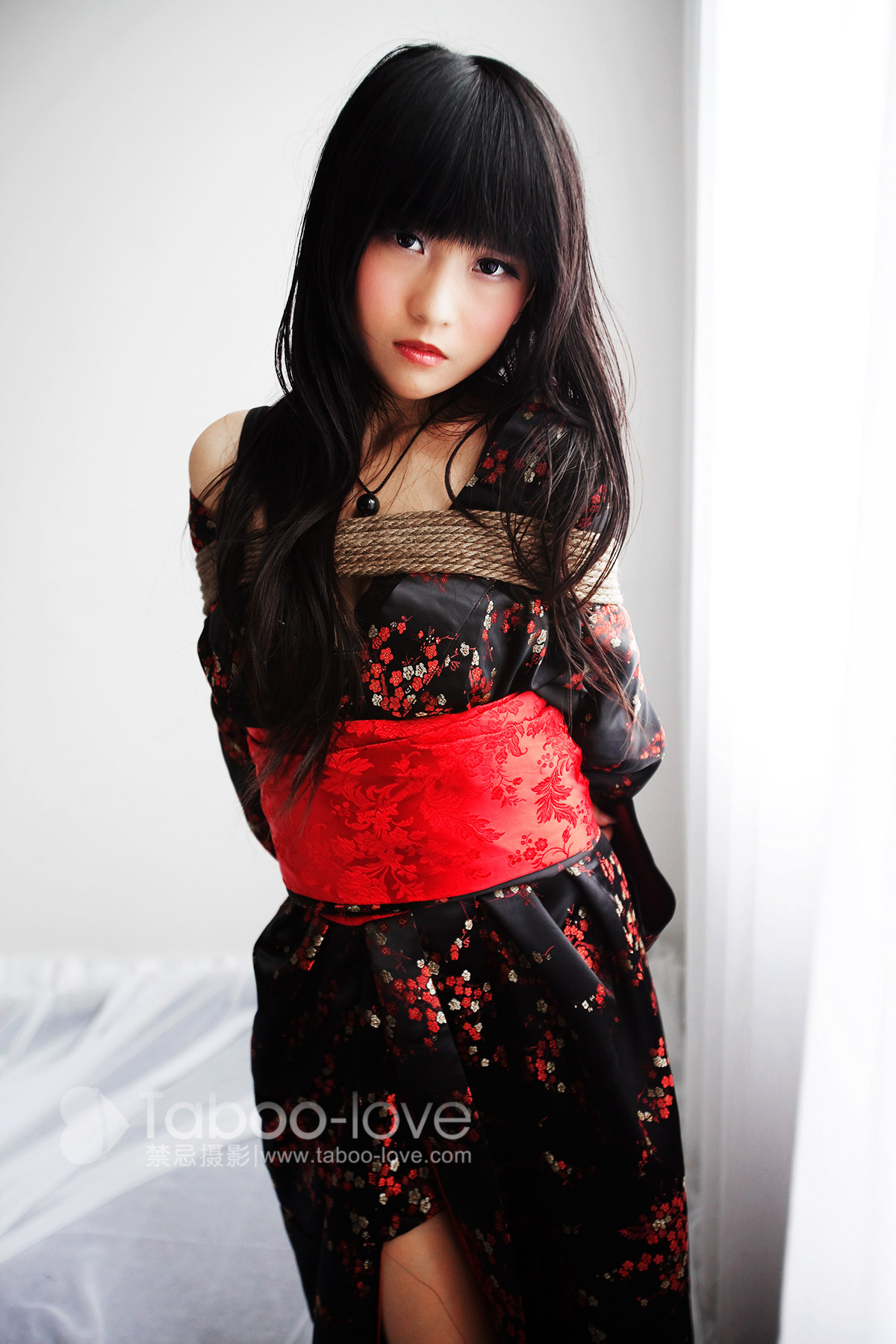 No.009 阳光房间里日本娃娃 30P