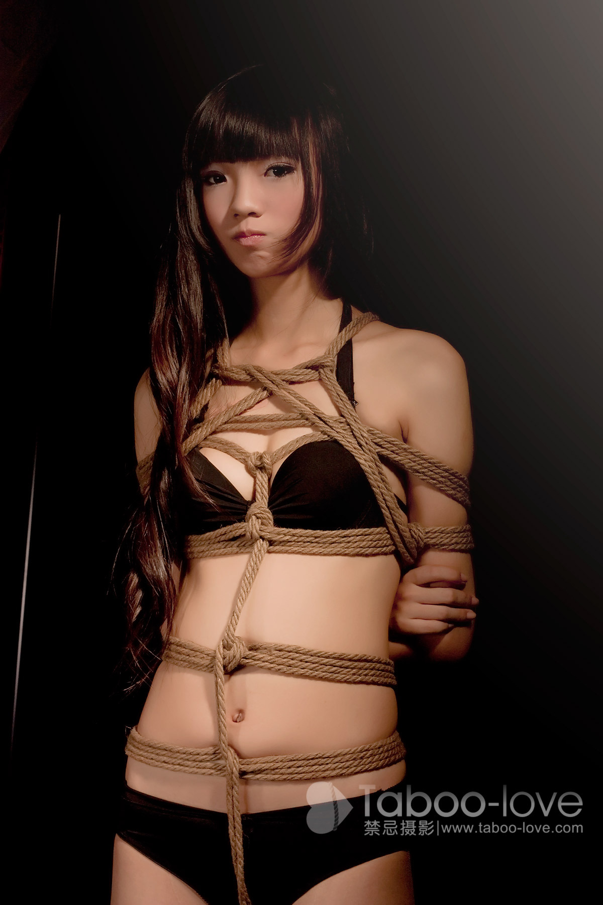 禁忌摄影 No.010 黑暗中的精灵【第二季】