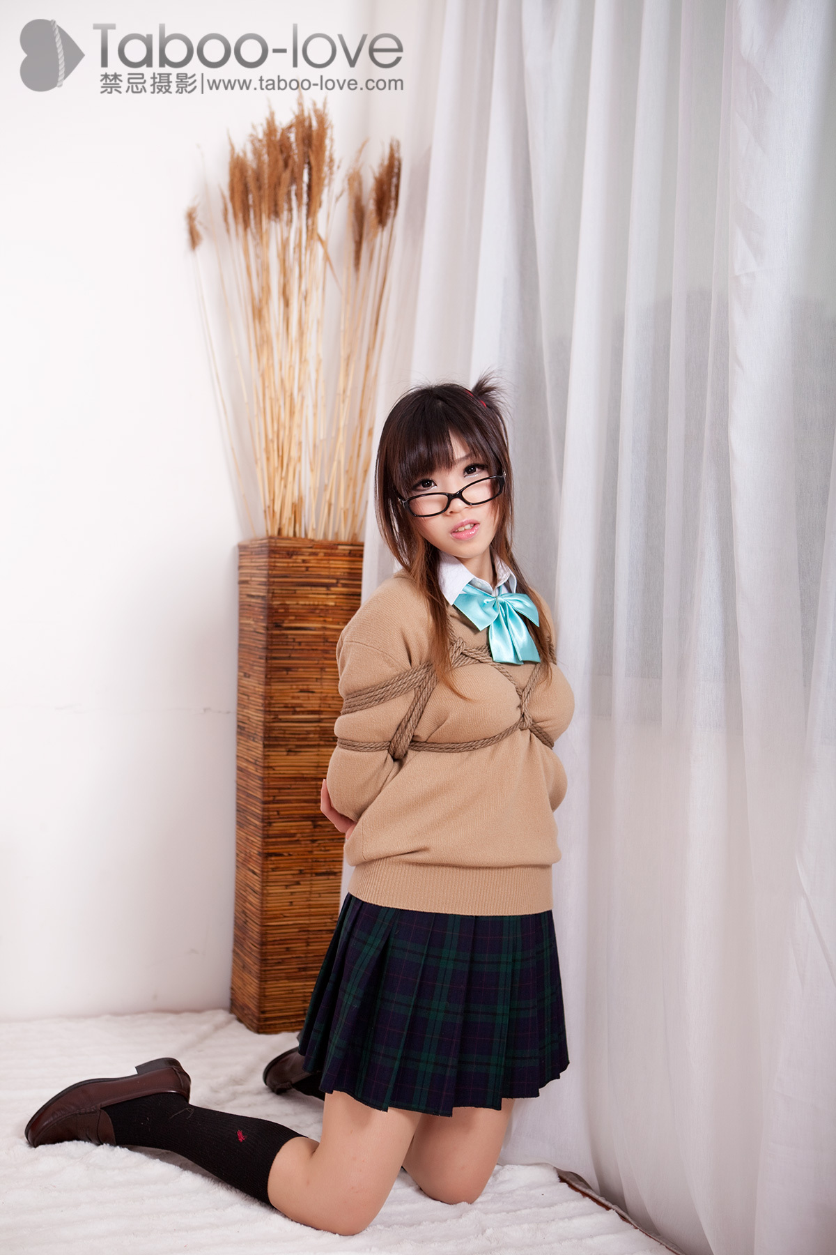 No.040 学生制服眼镜娘 禁忌摄影