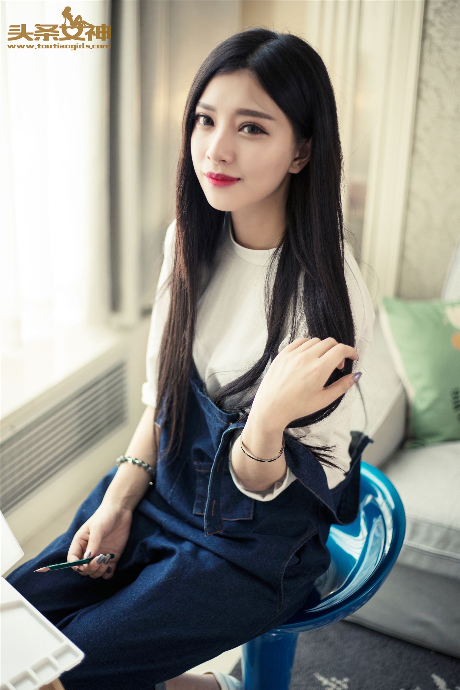 [Toutiaogirls]头条女神 2016.06.03 油画小学妹 COCO