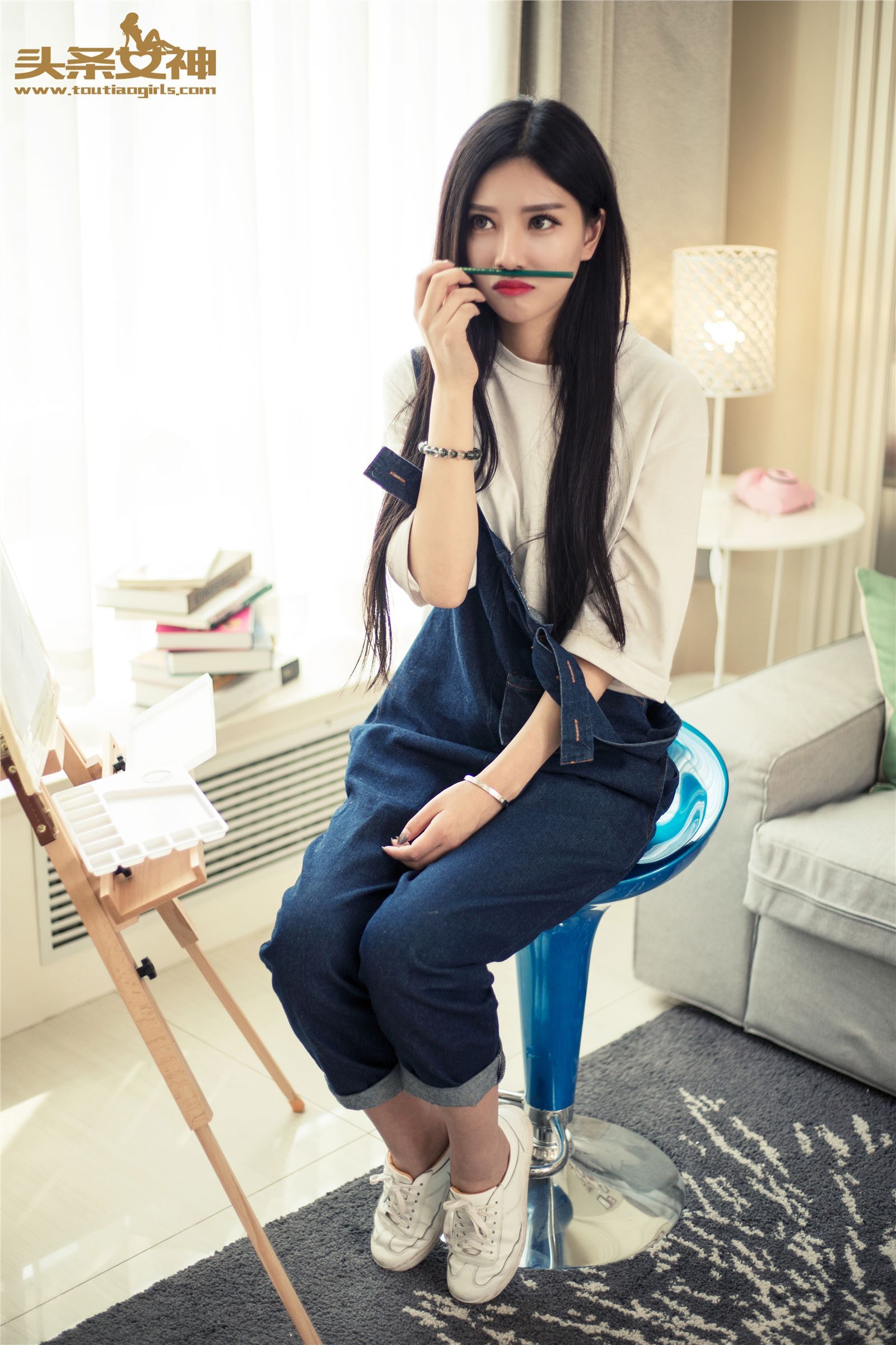 [Toutiaogirls]头条女神 2016.06.03 油画小学妹 COCO