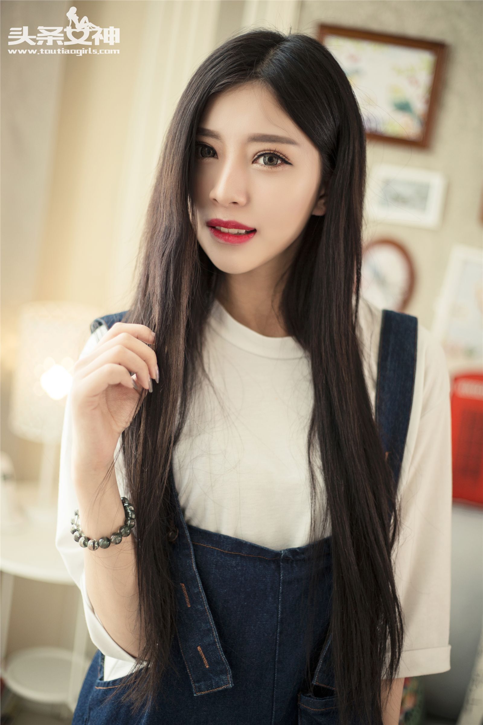 [Toutiaogirls]头条女神 2016.06.03 油画小学妹 COCO