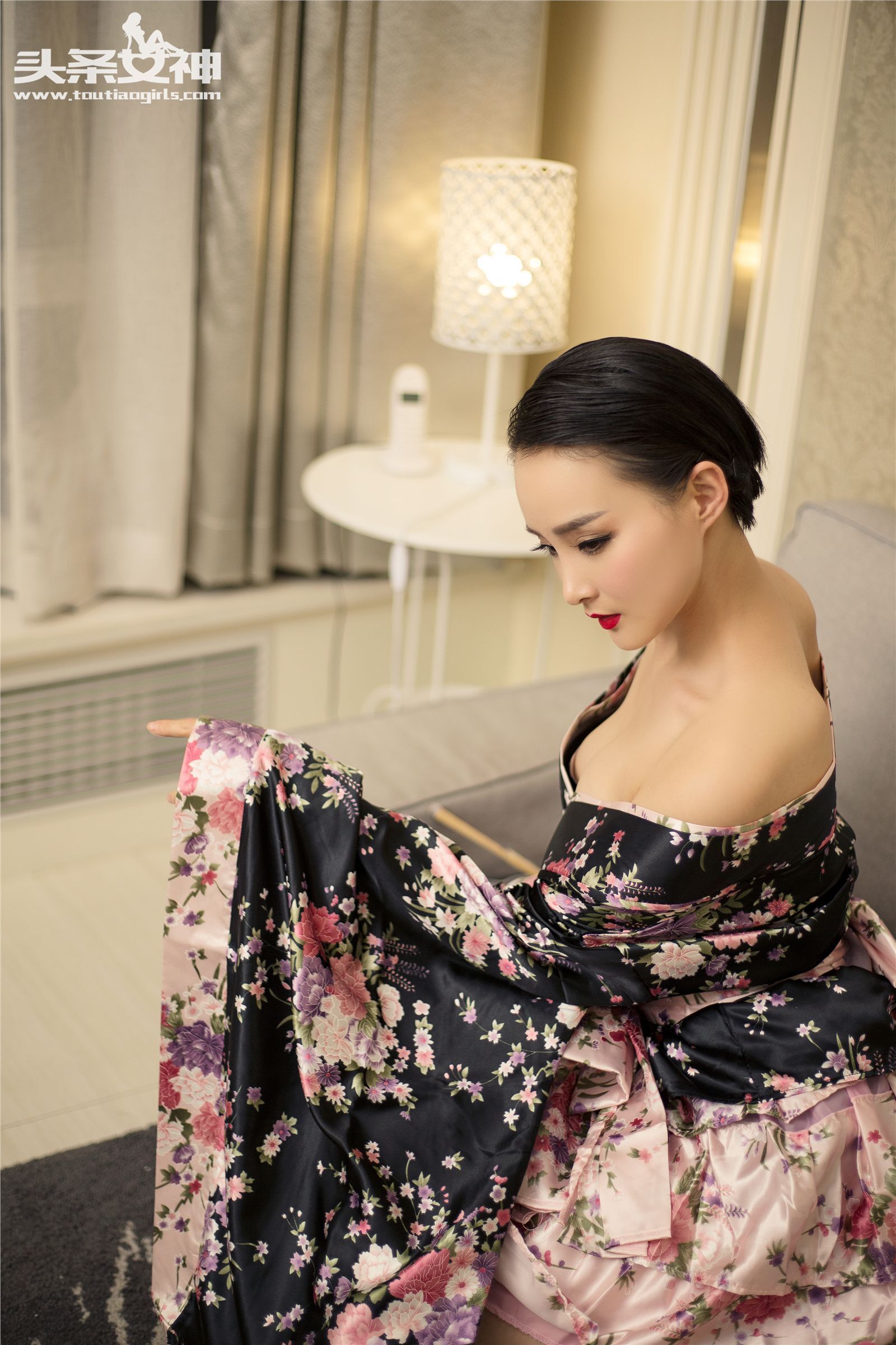 [Toutiaogirls]头条女神 2016.06.10 周营营 再见小姨多鹤