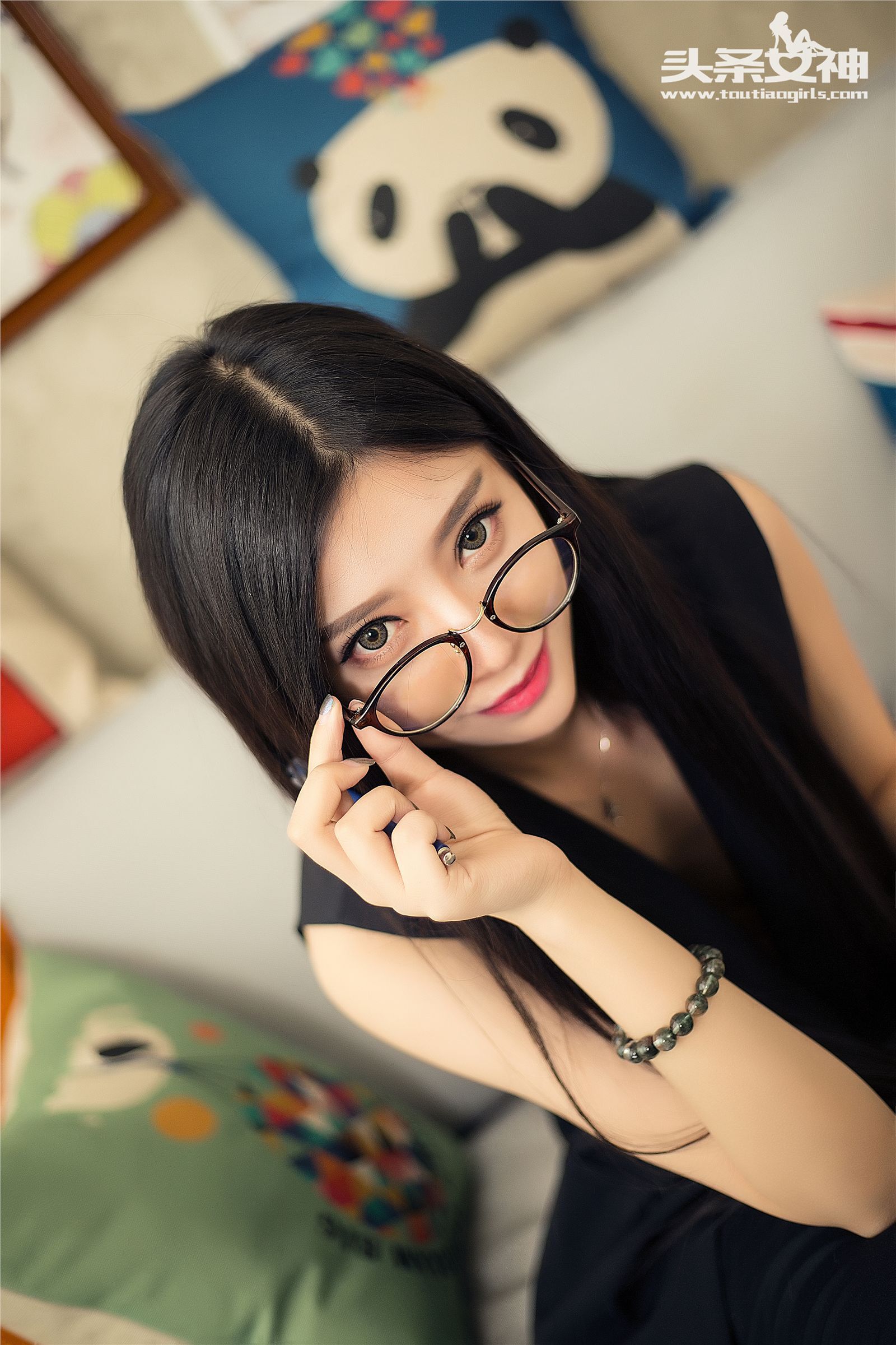 [Toutiaogirls头条女神]2016-06-21 黑丝眼镜 丝袜特刊② COCO
