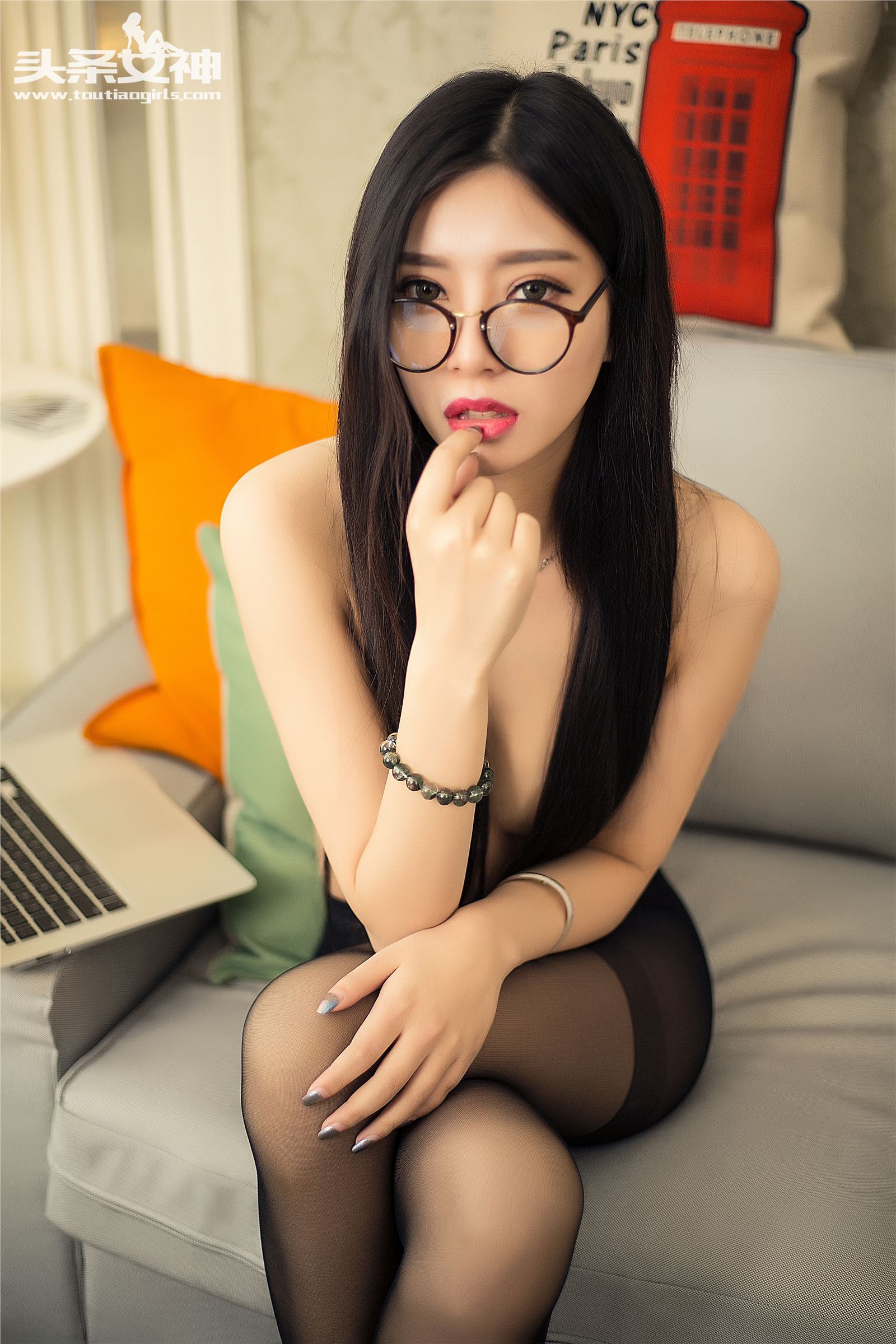 [Toutiaogirls头条女神]2016-06-21 黑丝眼镜 丝袜特刊② COCO
