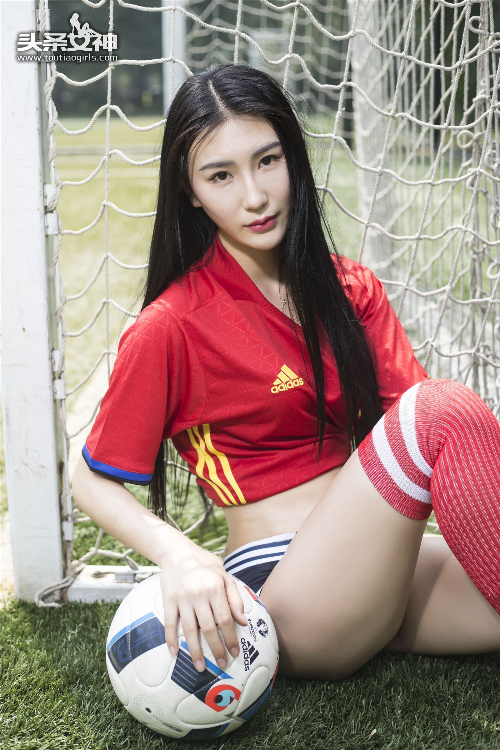 [Toutiaogirls]头条女神 2016.06.27 欧洲杯全家福