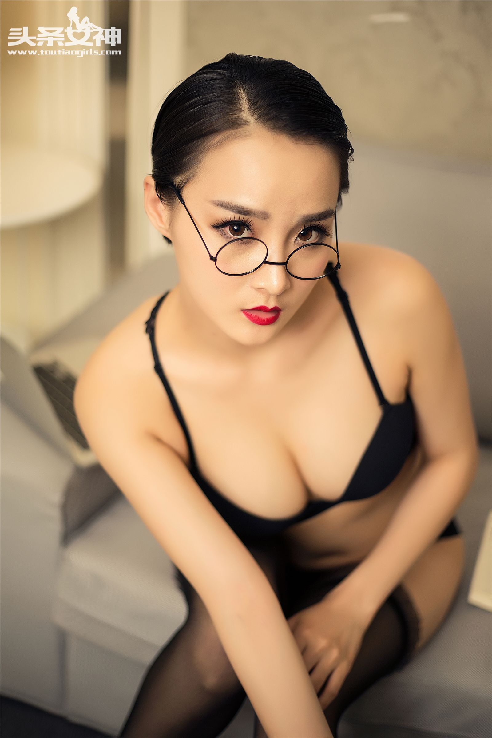 [Toutiaogirls]头条女神 2016.06.30 您de黑丝小秘书 营营2