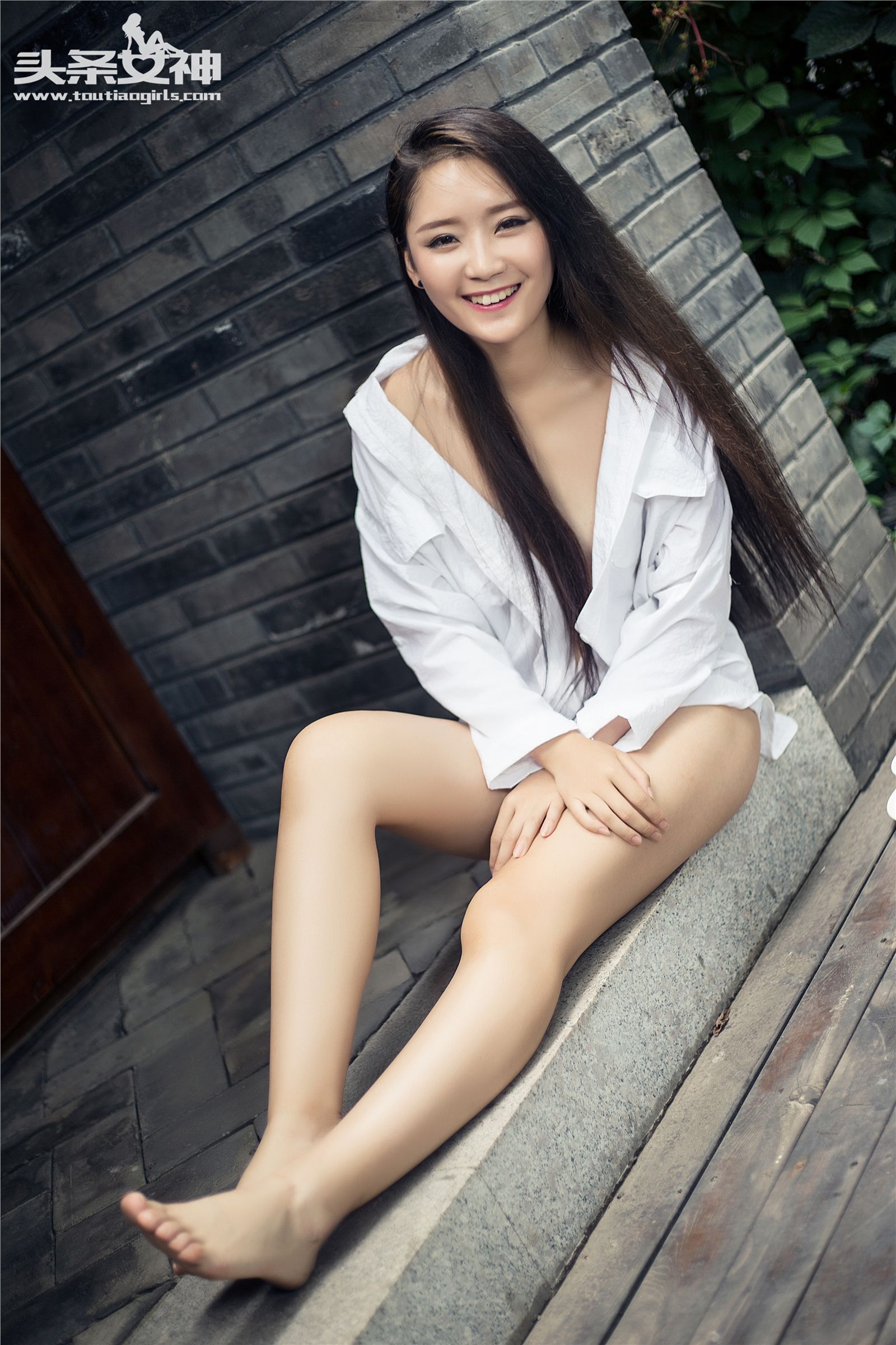 [Toutiaogirls]头条女神 2016.07.01 清纯白衬衫 小雅