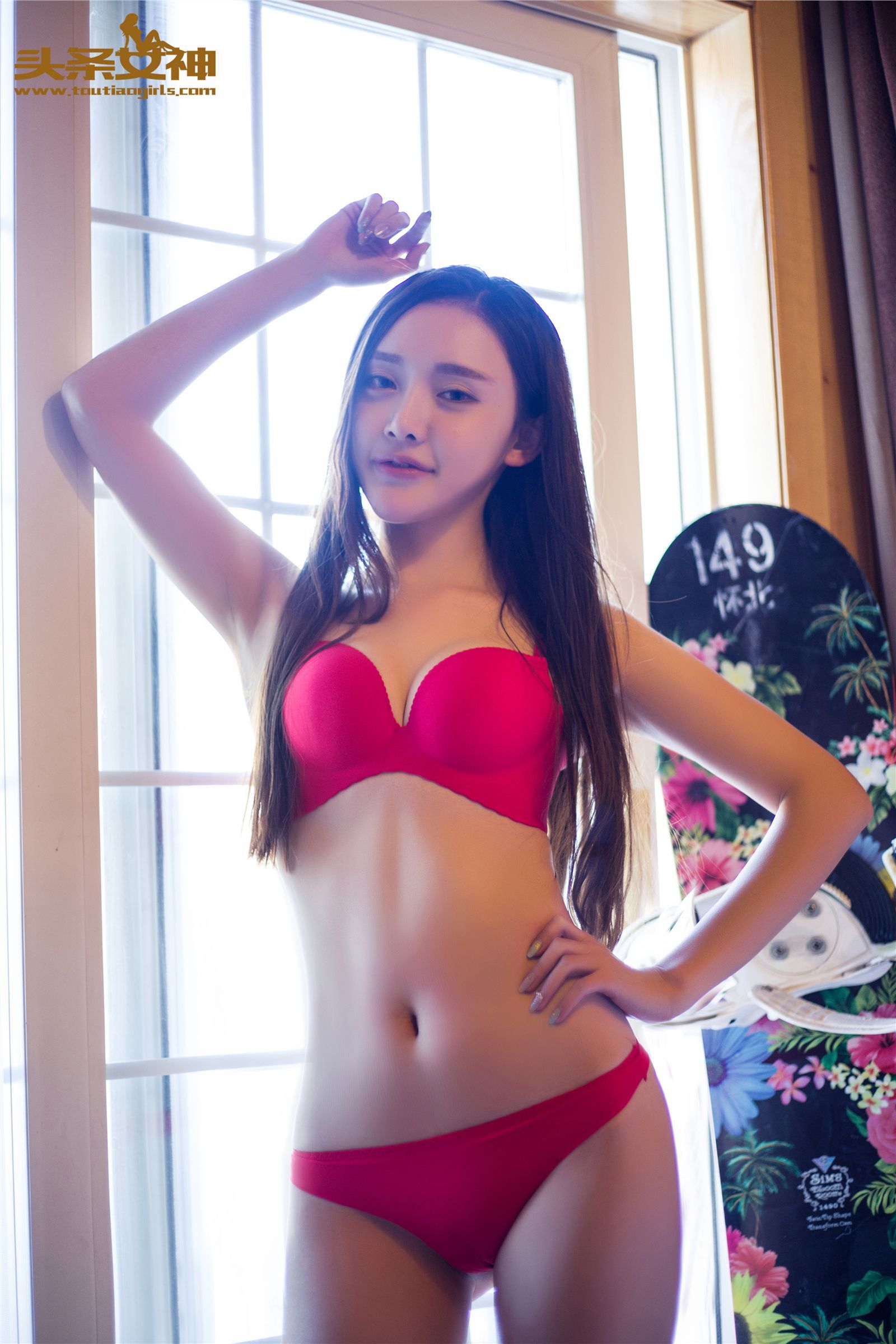 [Toutiaogirls头条女神]2016-08-20 雪屋比基尼 昭妍