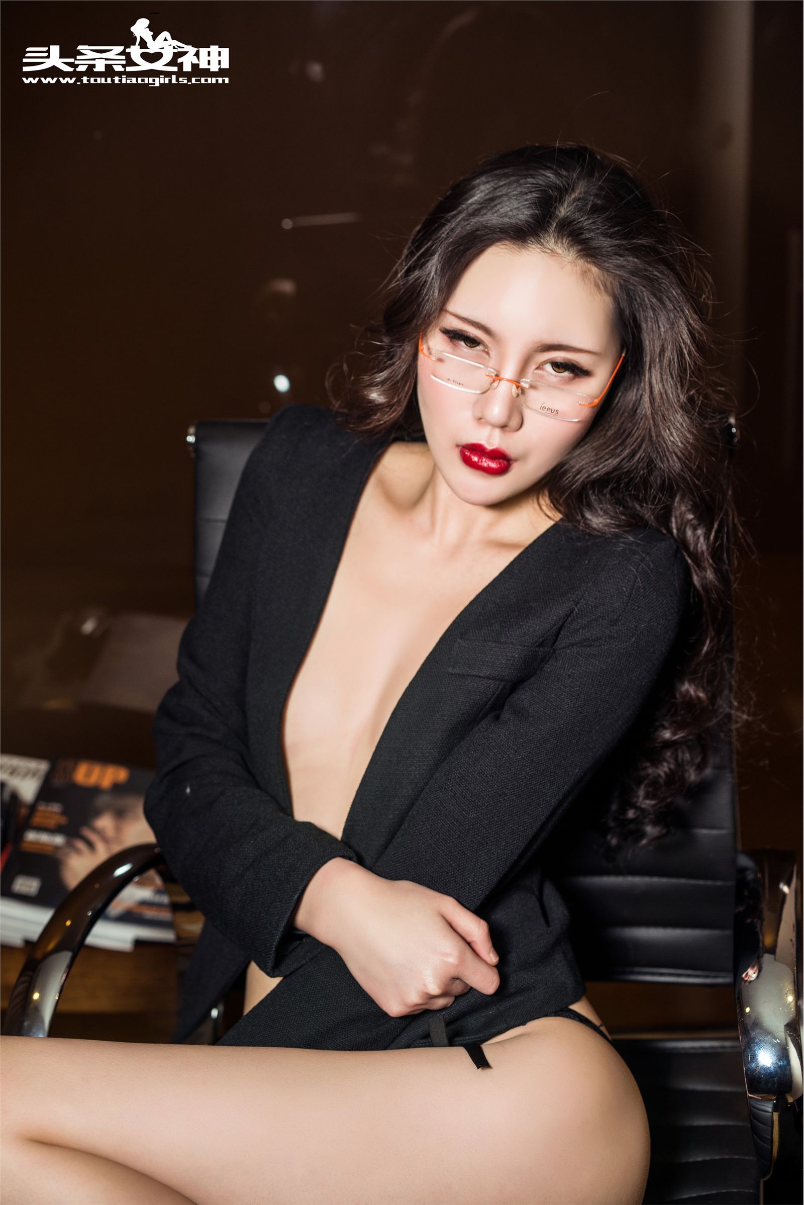 [Toutiaogirls头条女神]2016-09-16 美足秘书 米娅