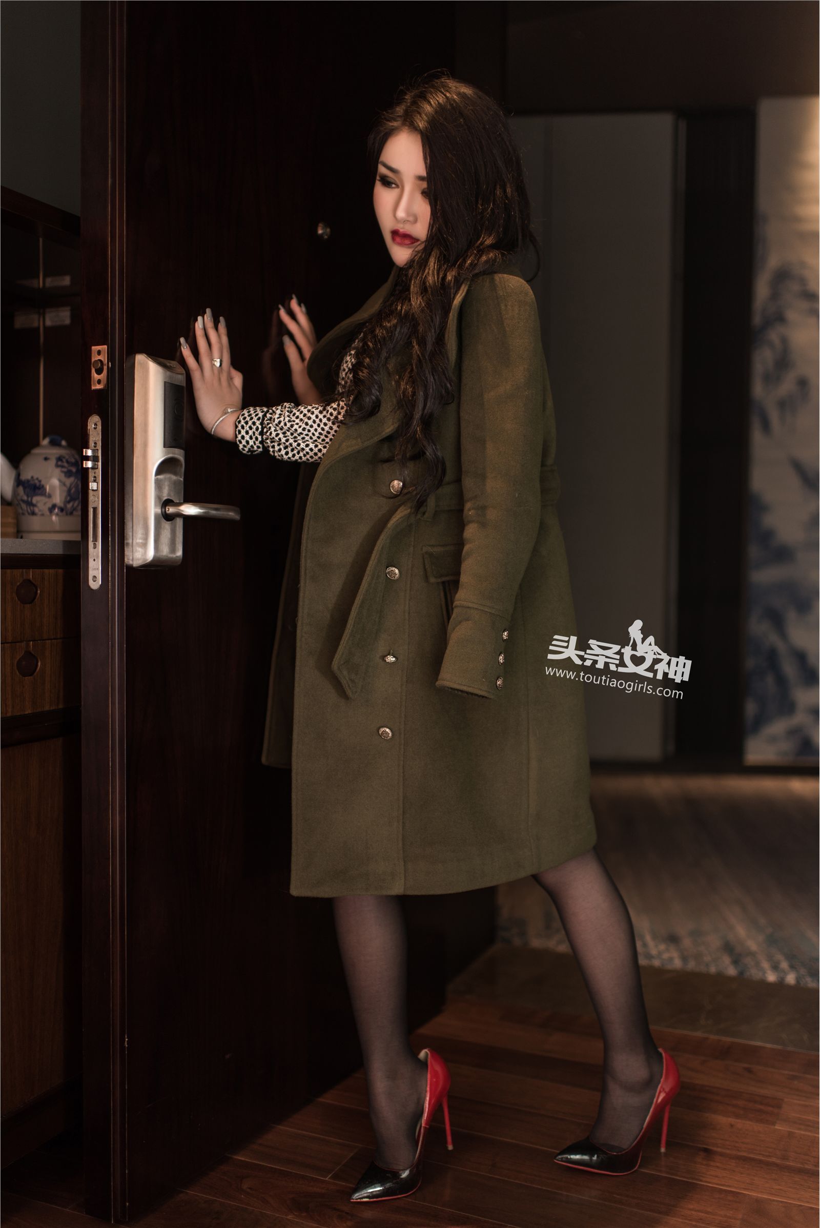 [头条女神] 2017.02.15 NO.268 等爱的玫瑰 陈宇曦