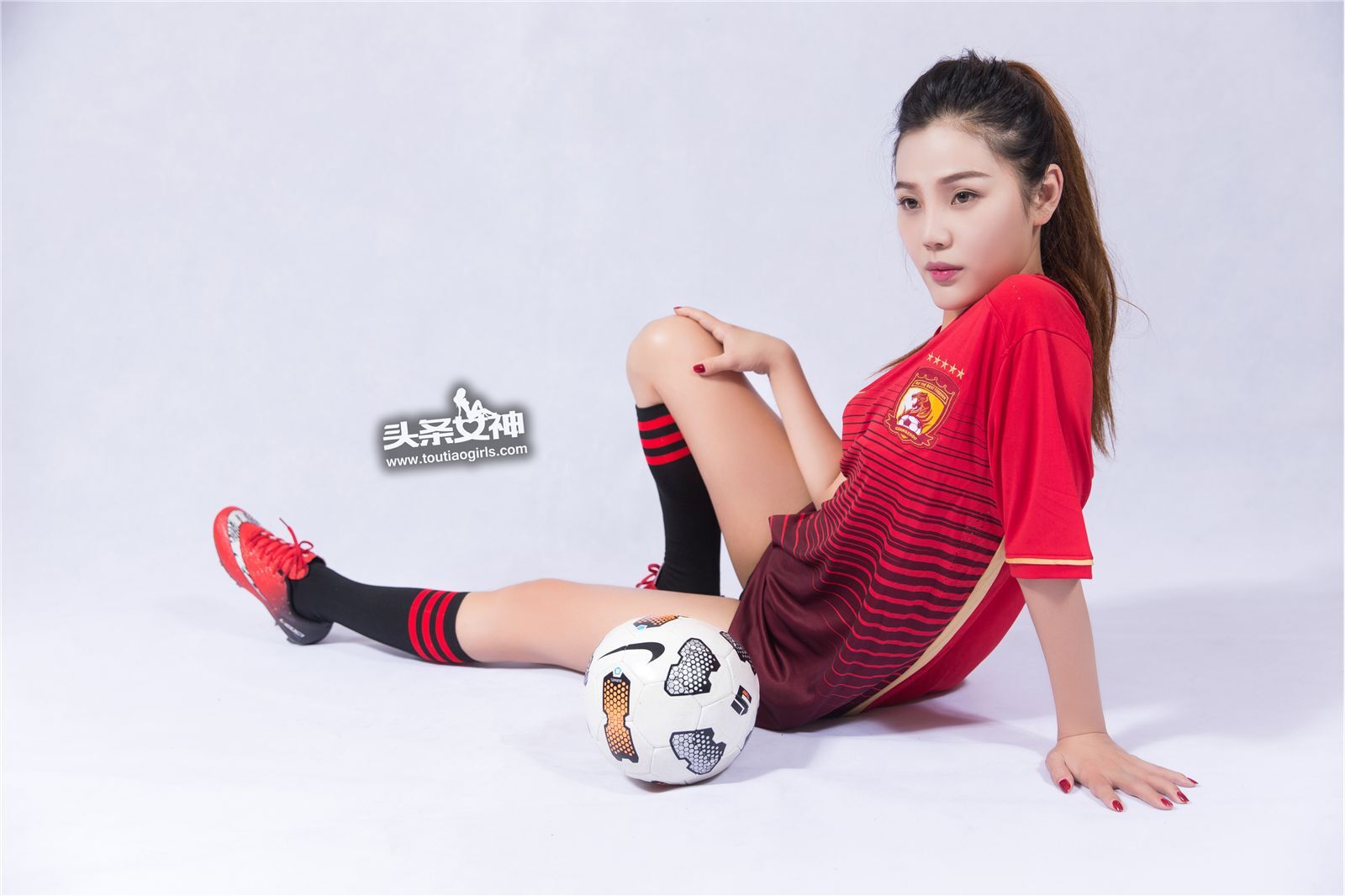 [TouTiao头条女神]2017.02.22  周予然