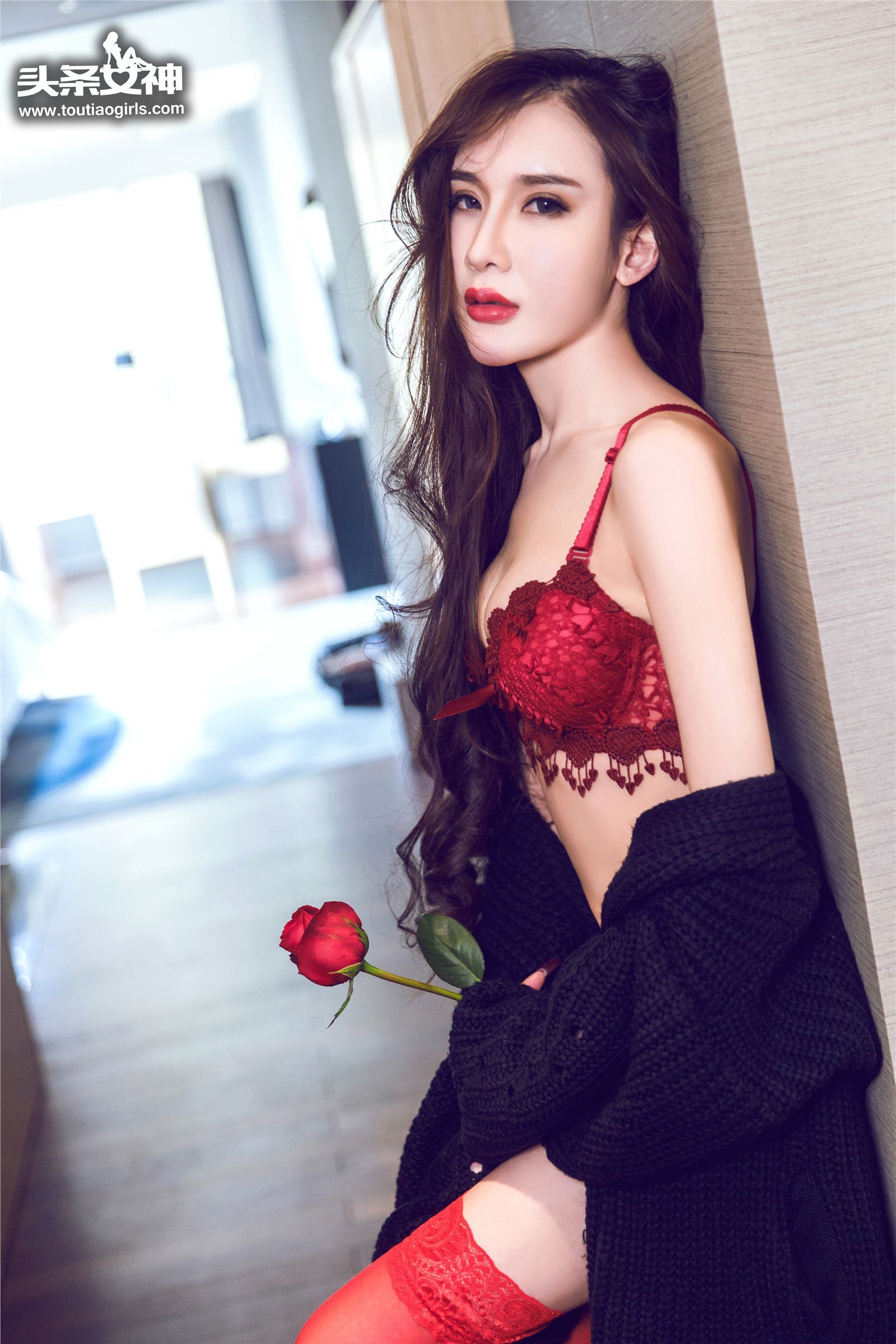 [头条女神] 2017.03.08 NO.288 花漾女神 阿依努尔瓦娅