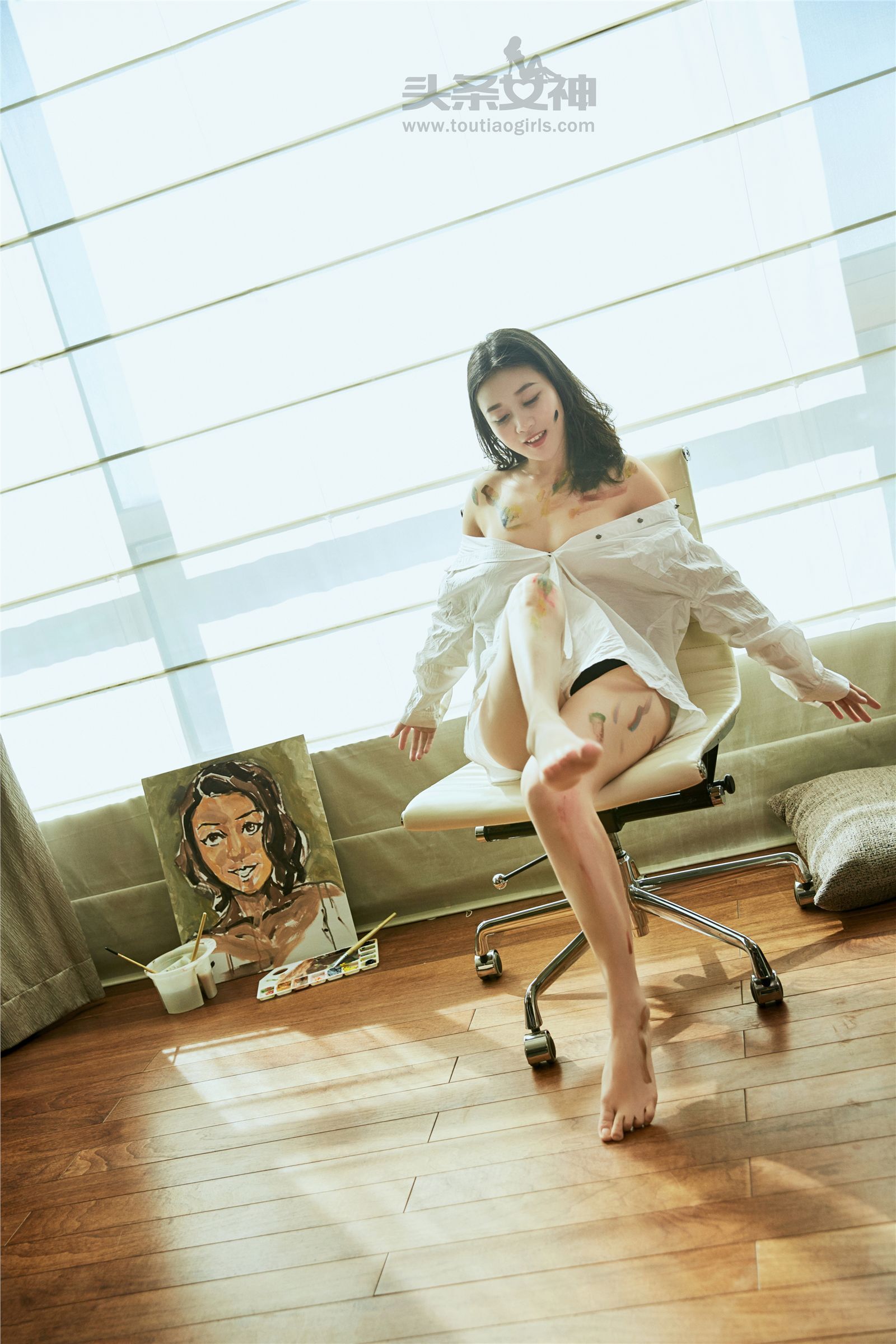 [TouTiao]头条女神 2017-03-22 张梓然 画中维纳斯