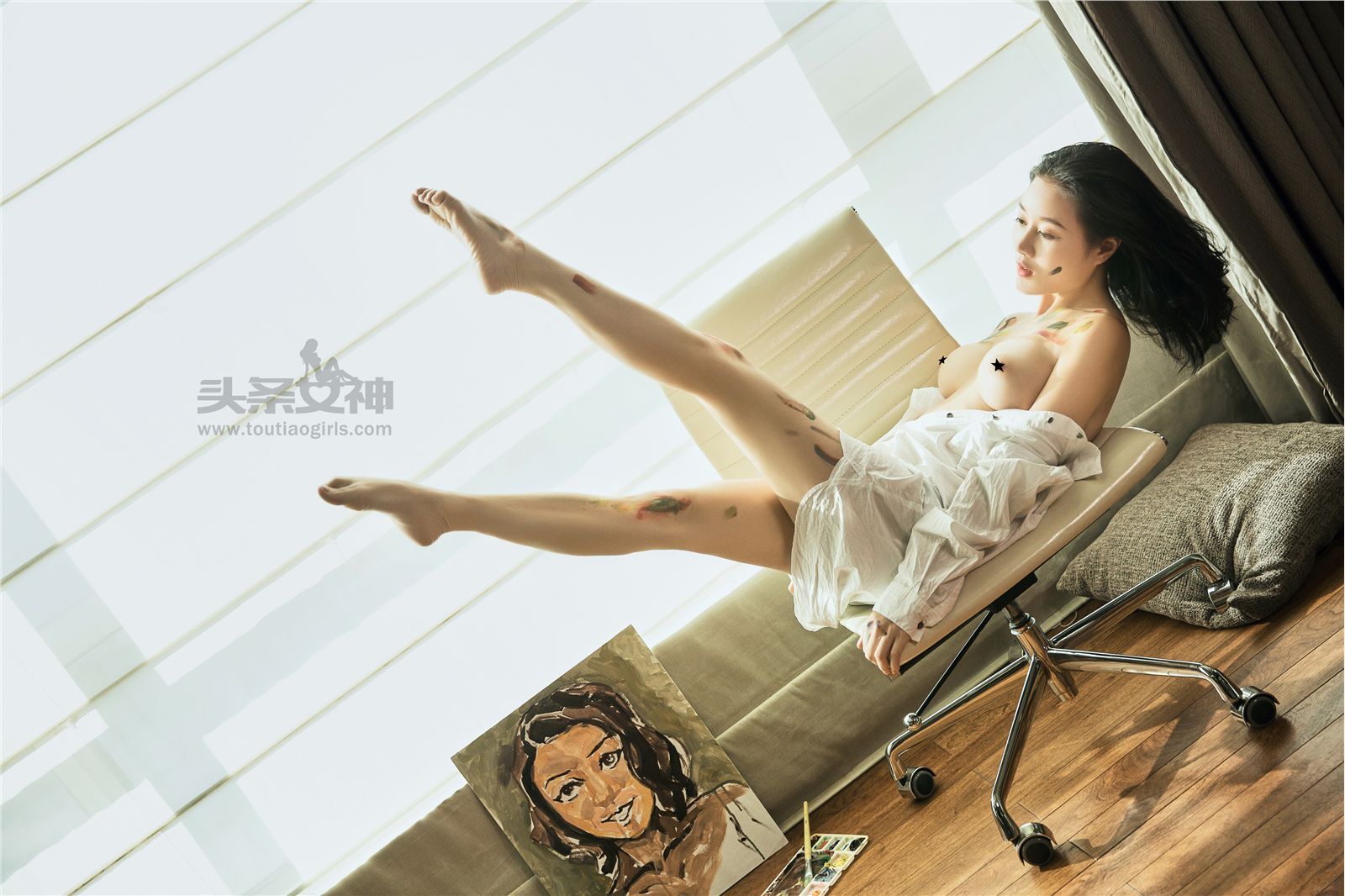 [TouTiao]头条女神 2017-03-22 张梓然 画中维纳斯